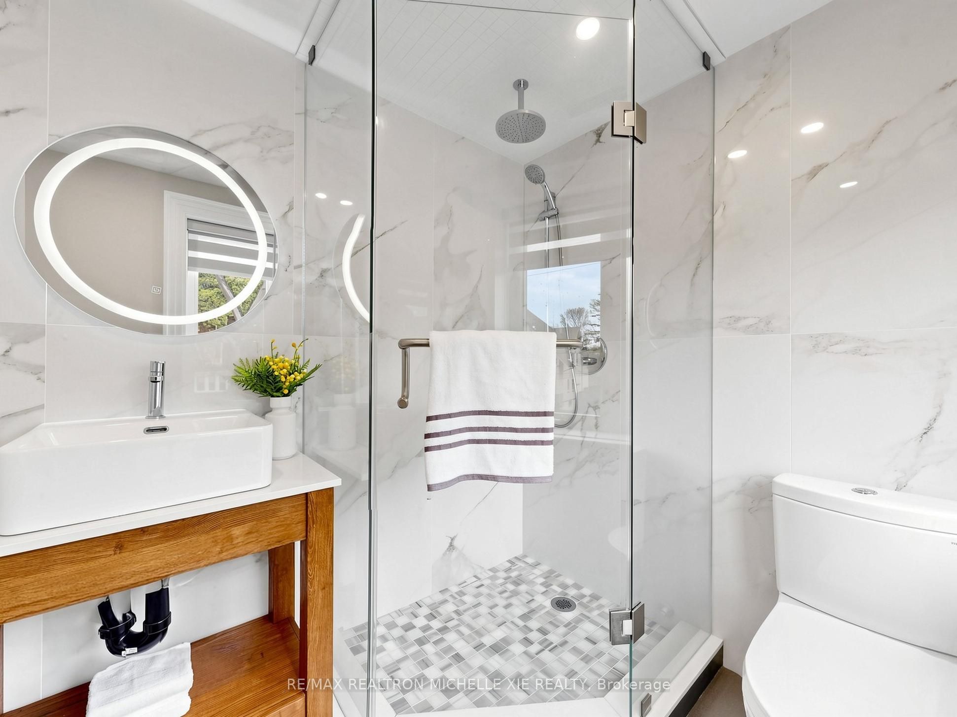 15 Strathallan Boulevard Property Photo 29