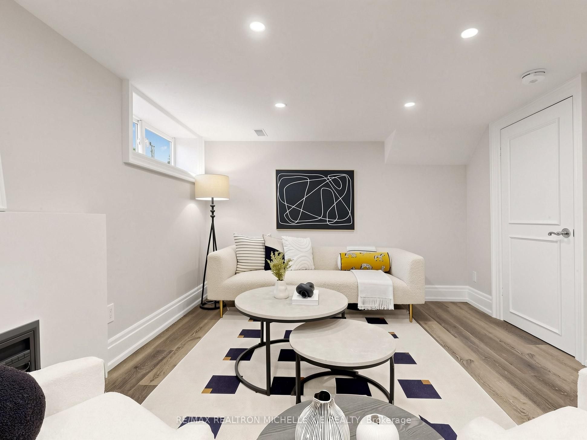 15 Strathallan Boulevard Property Photo 38