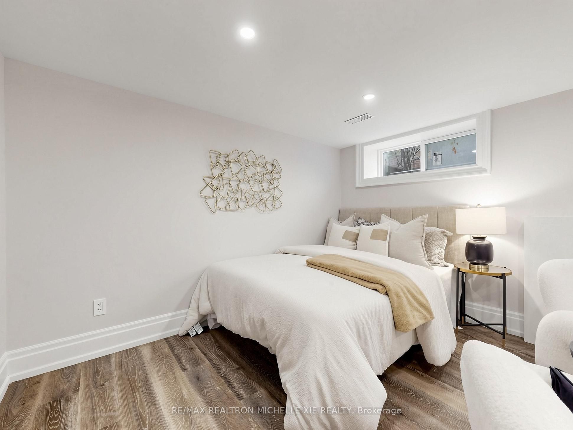15 Strathallan Boulevard Property Photo 40
