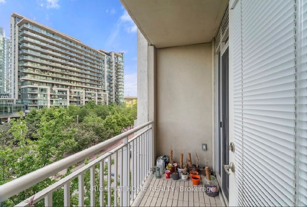 628 Fleet Street 405 Property Photo 10