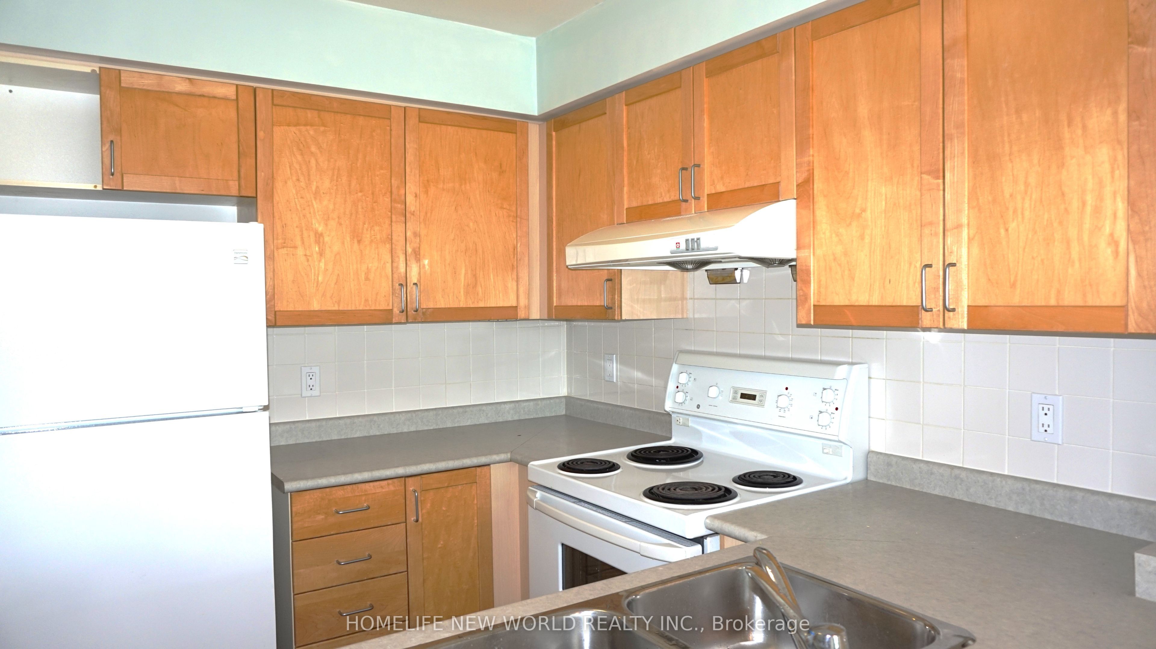 33 Empress Avenue 701 Property Photo 3