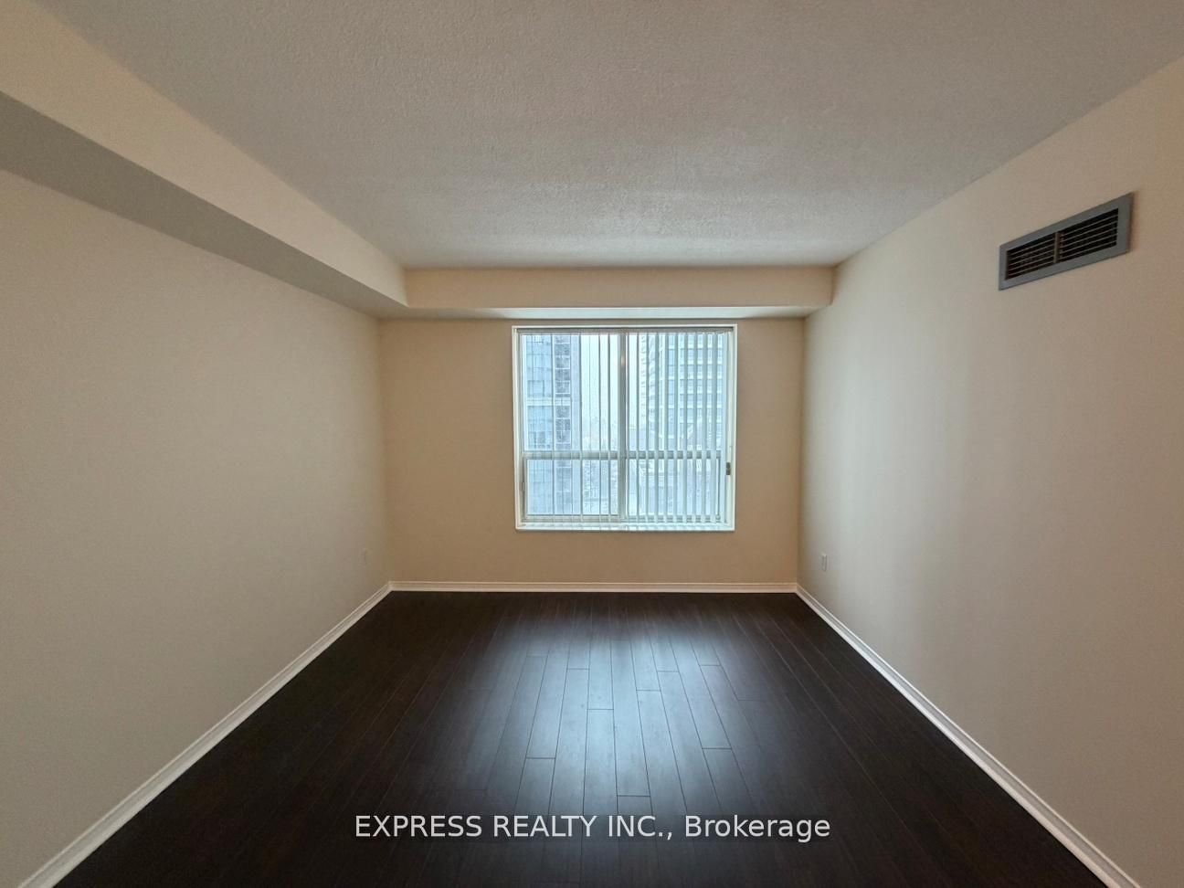 29 Pemberton Avenue 809 Property Photo 7
