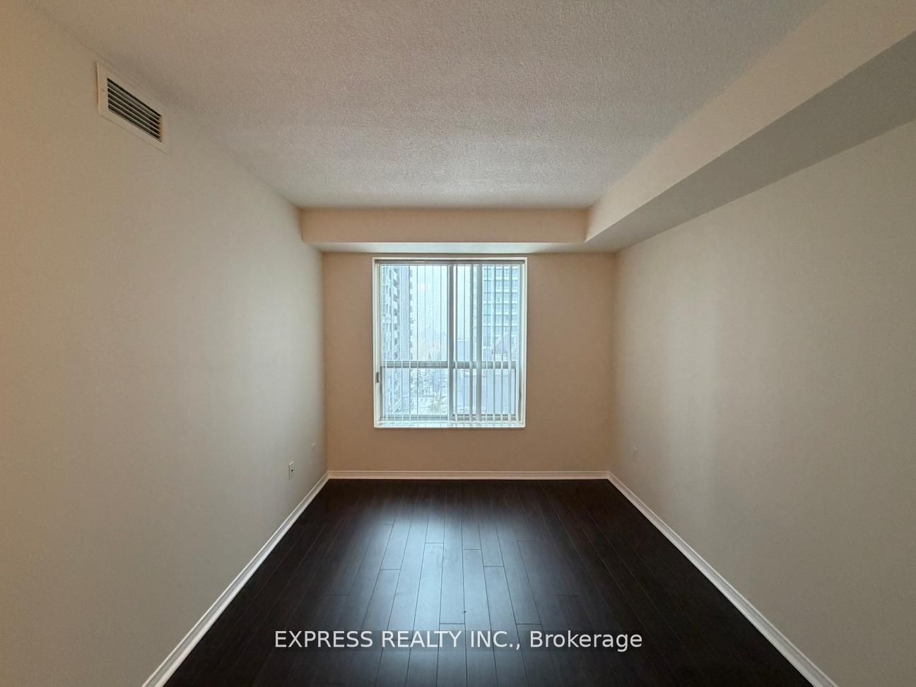 29 Pemberton Avenue 809 Property Photo 10