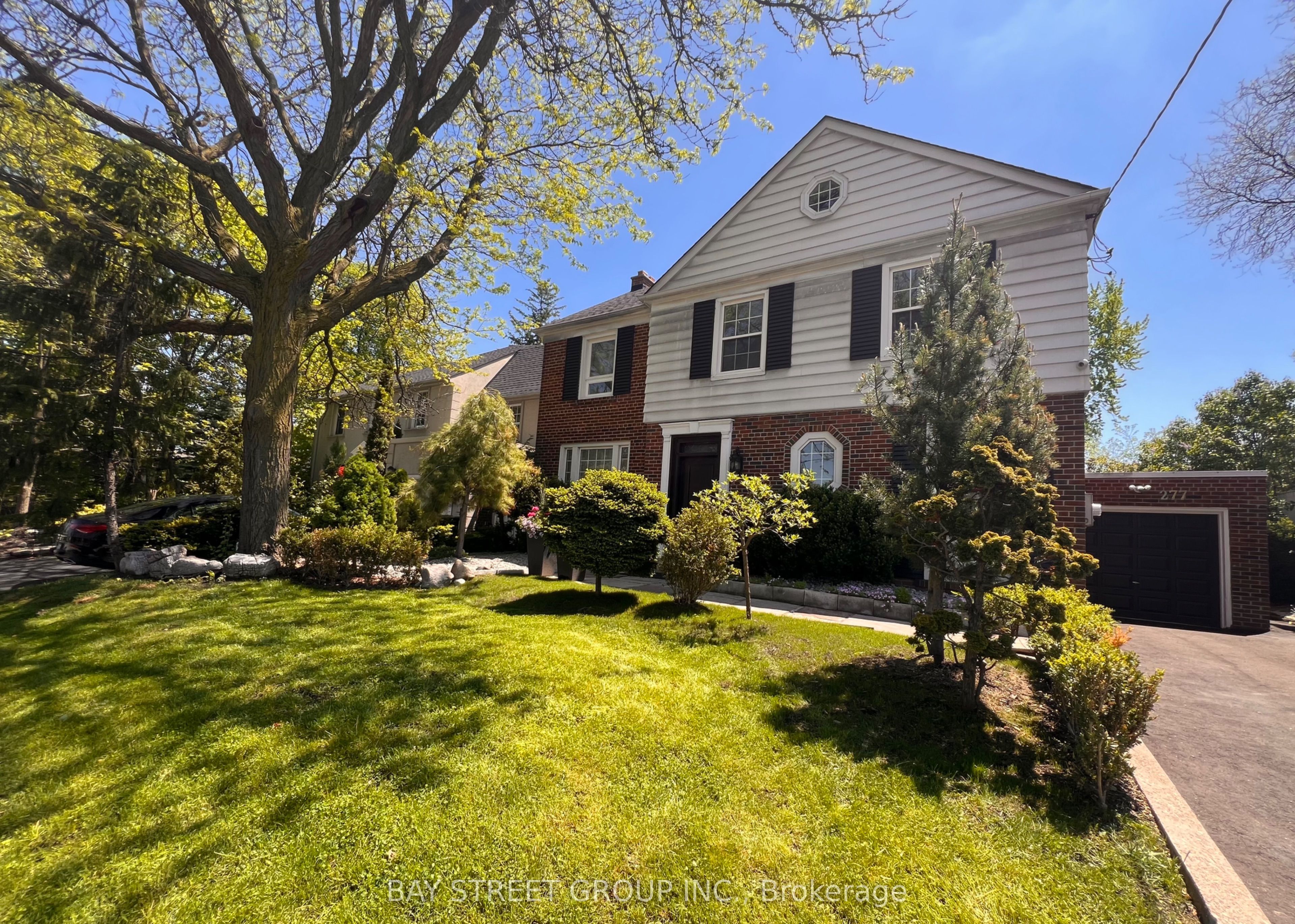 277 Lawrence Avenue E Property Photo 2