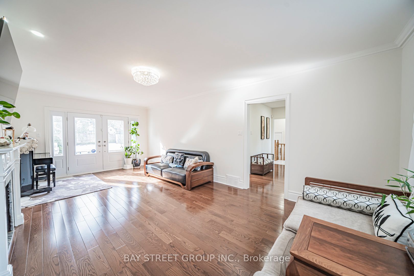 277 Lawrence Avenue E Property Photo 10