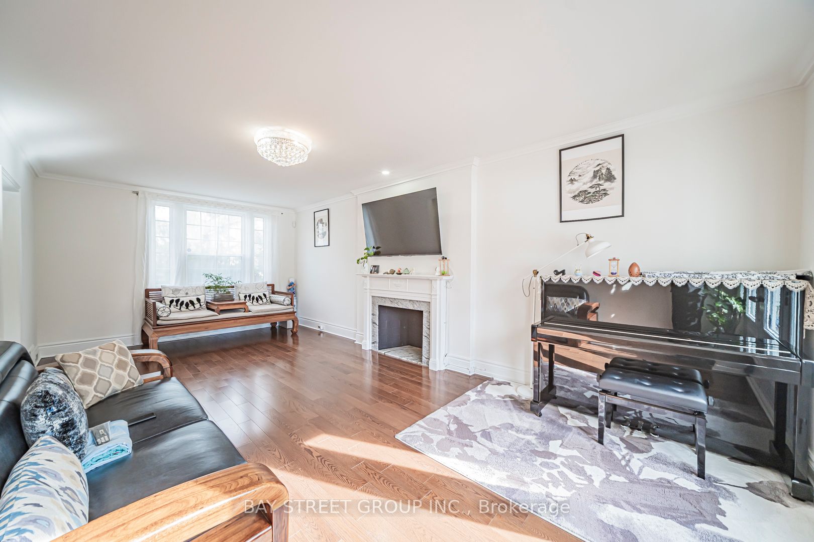 277 Lawrence Avenue E Property Photo 11