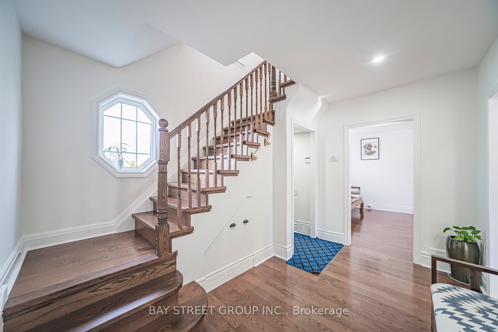 277 Lawrence Avenue E Property Photo 12
