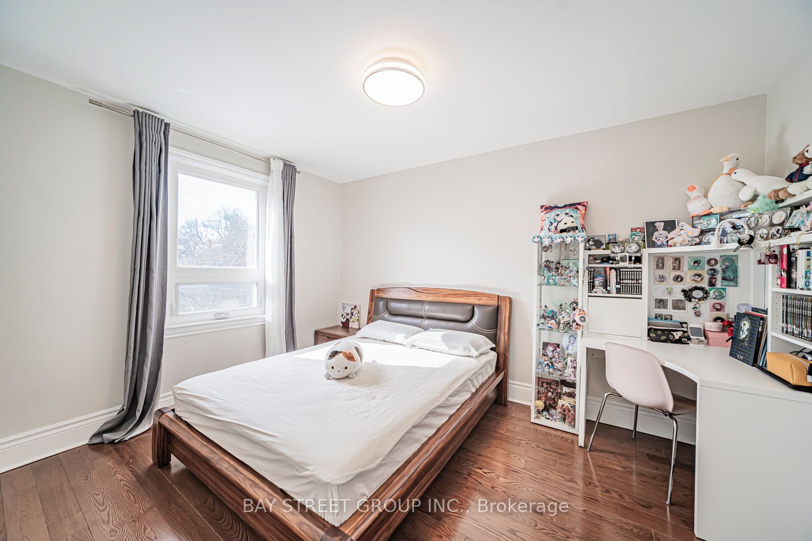277 Lawrence Avenue E Property Photo 17