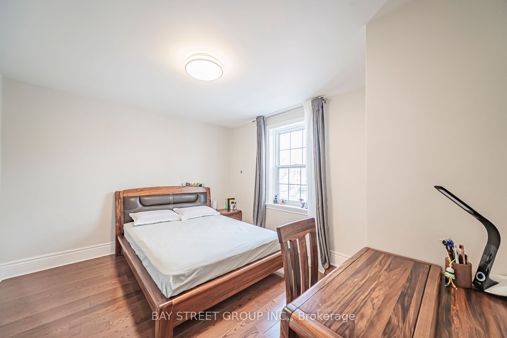 277 Lawrence Avenue E Property Photo 20