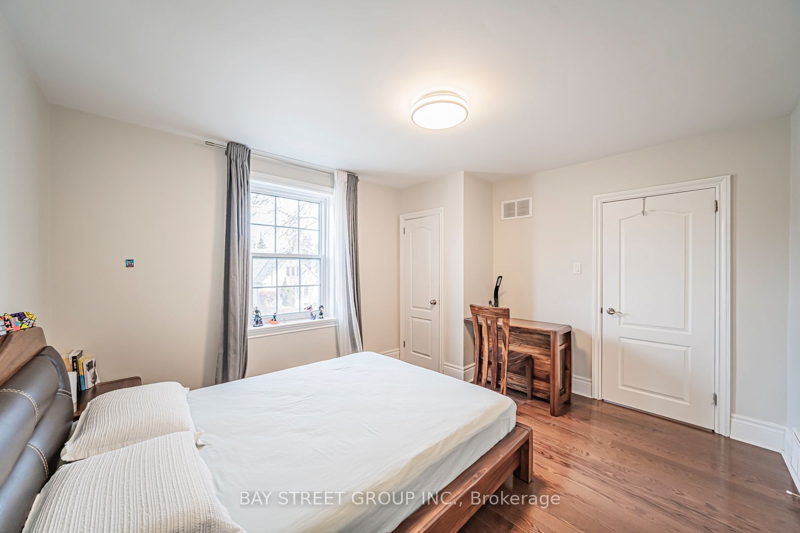 277 Lawrence Avenue E Property Photo 21
