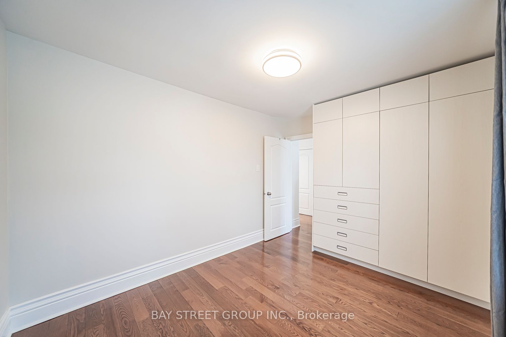 277 Lawrence Avenue E Property Photo 22