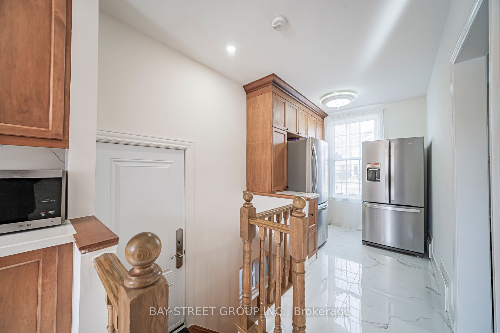 277 Lawrence Avenue E Property Photo 23