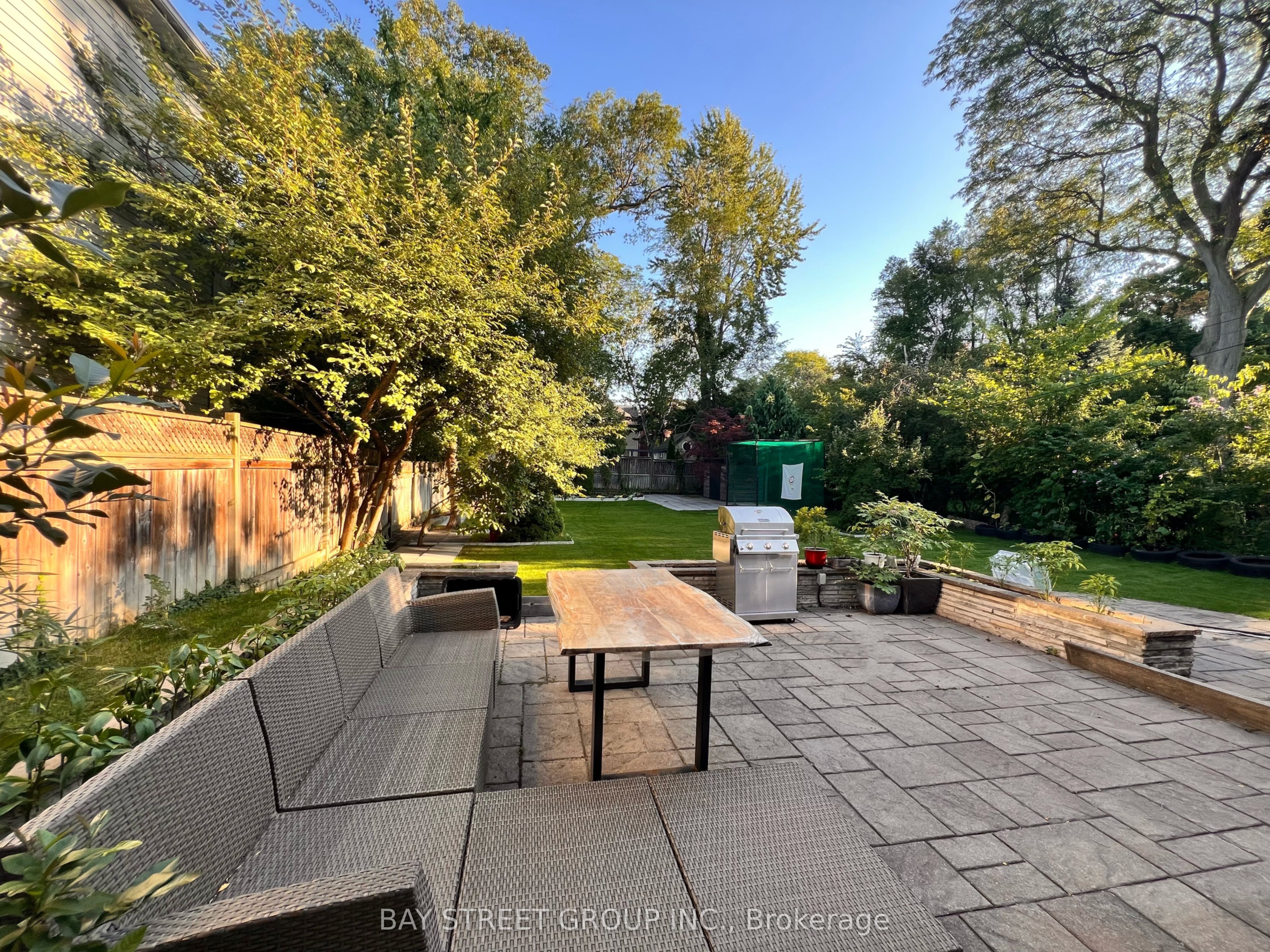 277 Lawrence Avenue E Property Photo 31