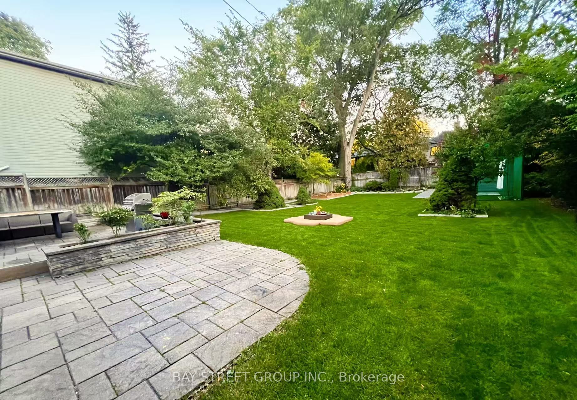 277 Lawrence Avenue E Property Photo 32