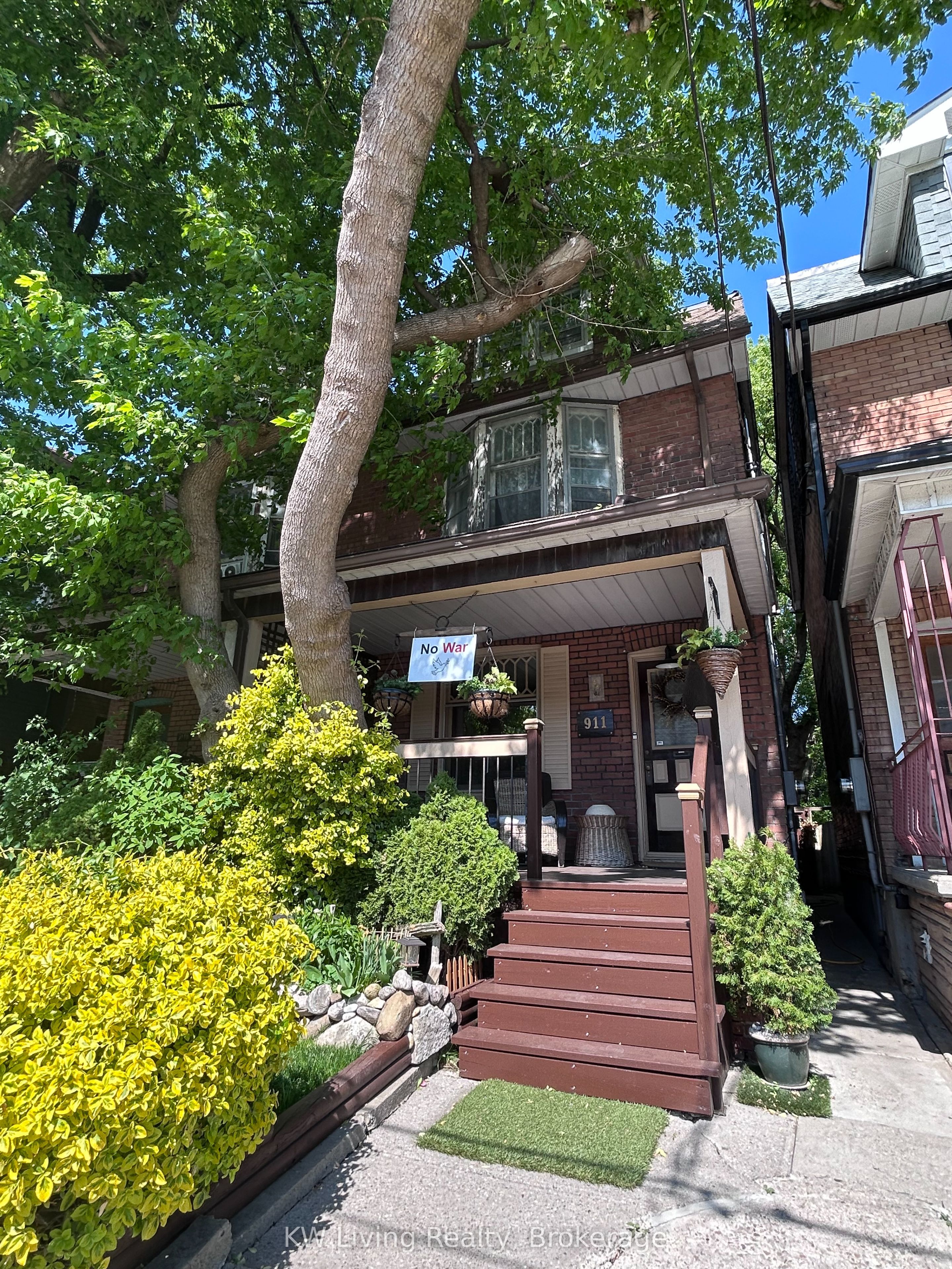 911 Bathurst Street Property Photo 1