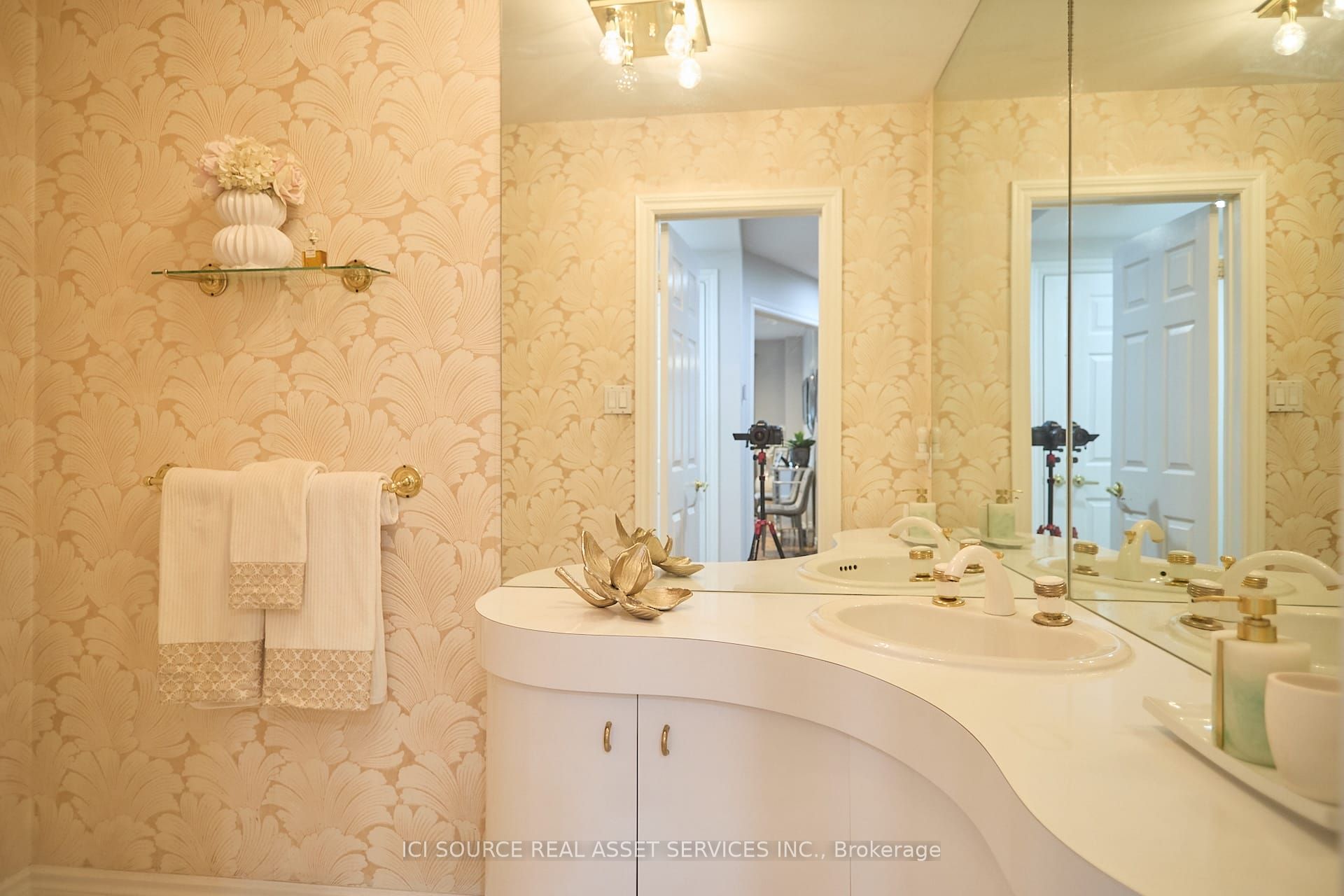 104 Almore Avenue Property Photo 6