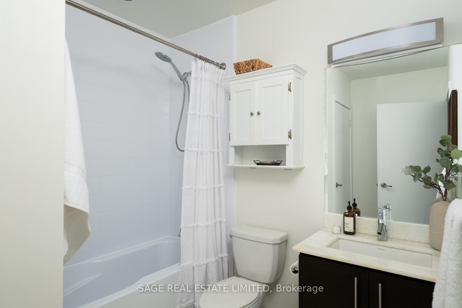 58 Orchard View Boulevard 313 Property Photo 14