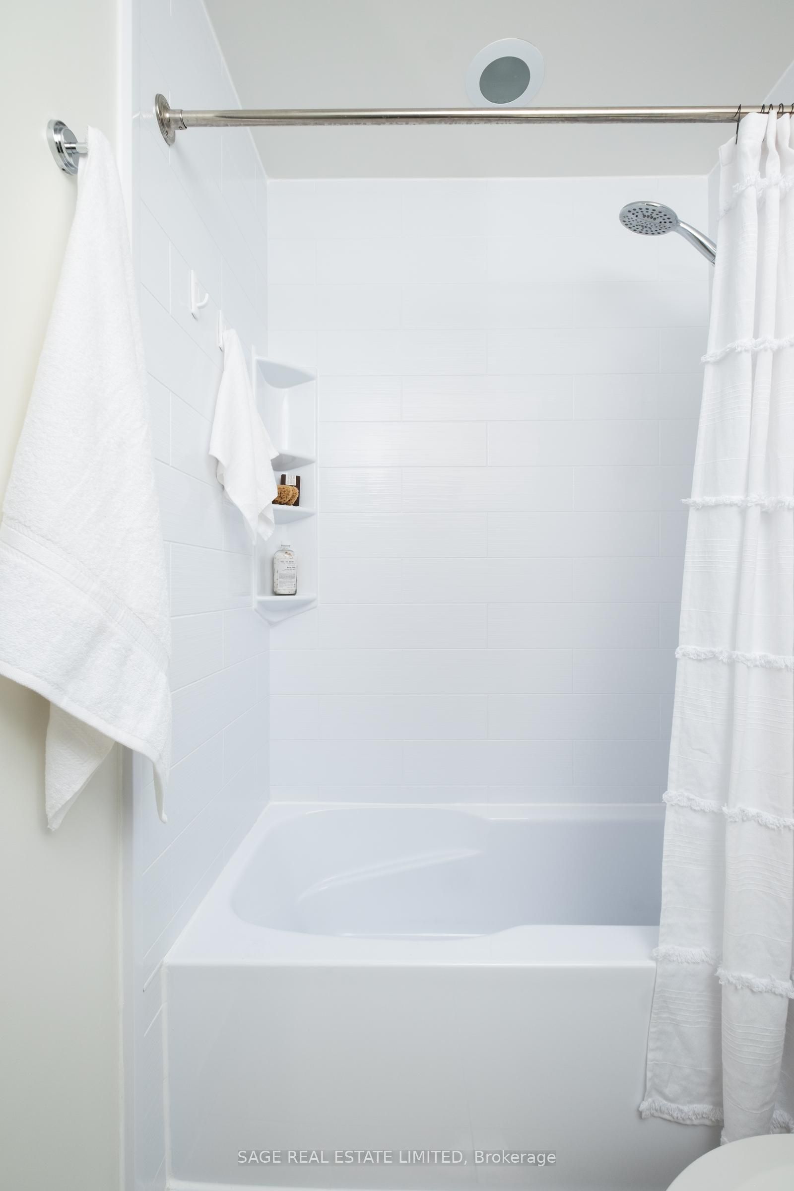 58 Orchard View Boulevard 313 Property Photo 15