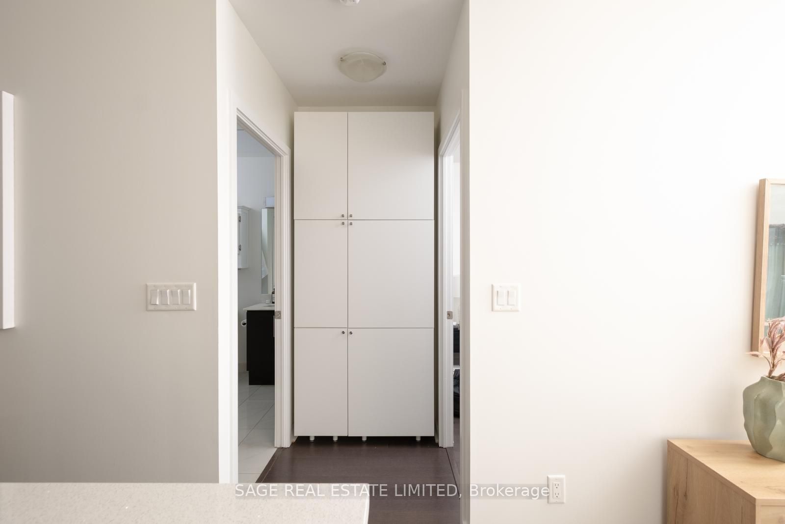 58 Orchard View Boulevard 313 Property Photo 16