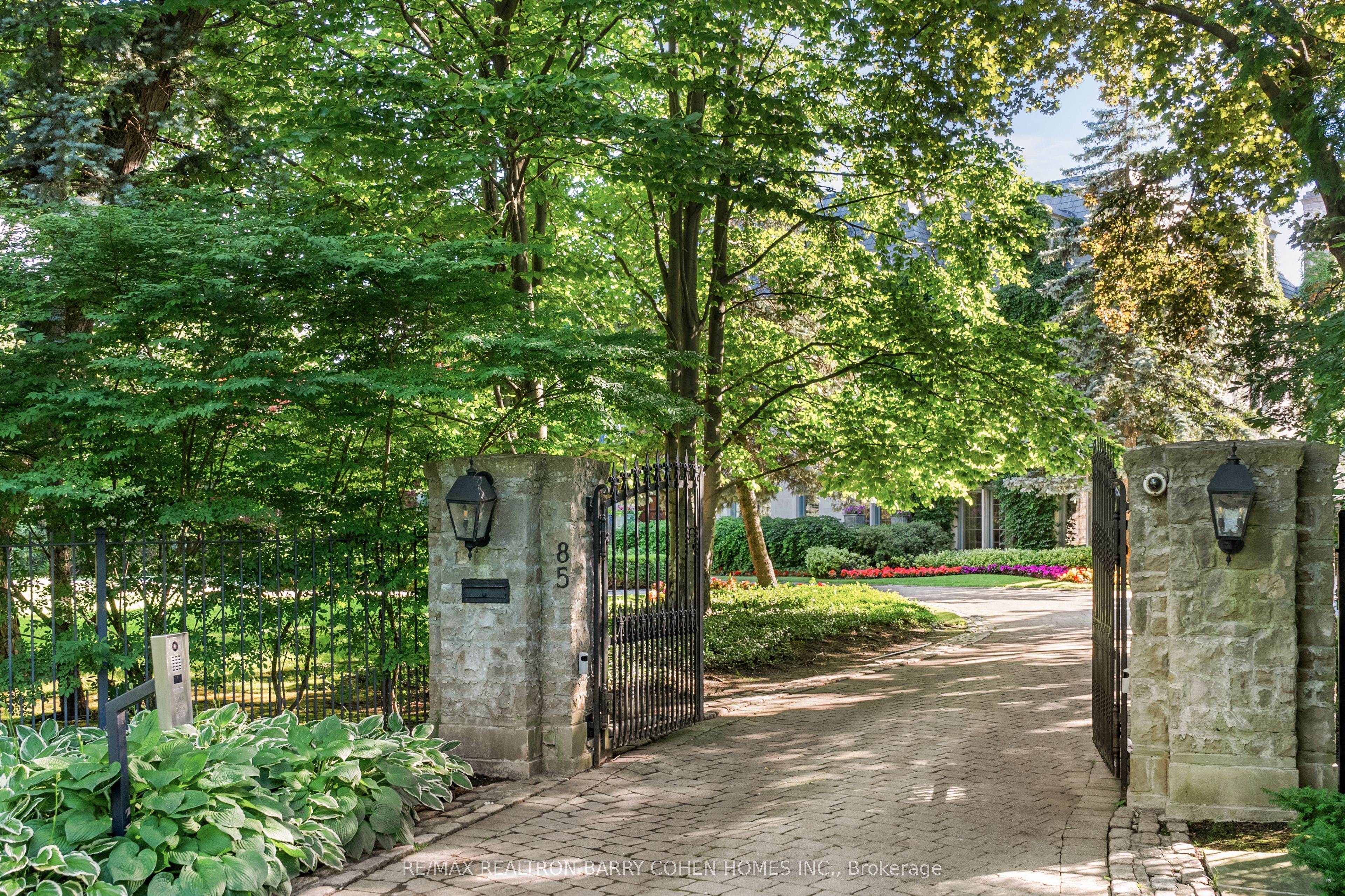 85 The Bridle Path Property Photo 2