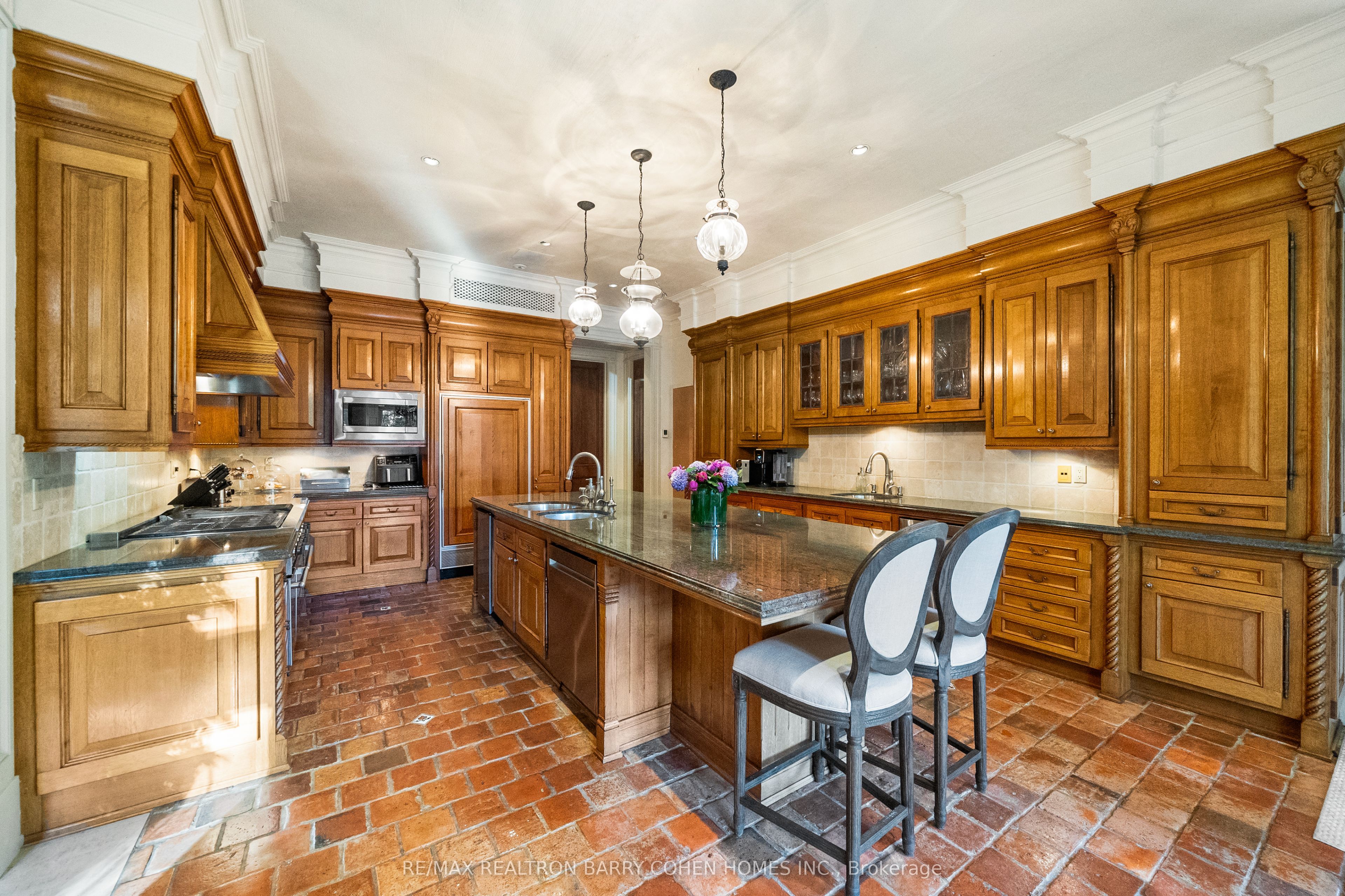 85 The Bridle Path Property Photo 9