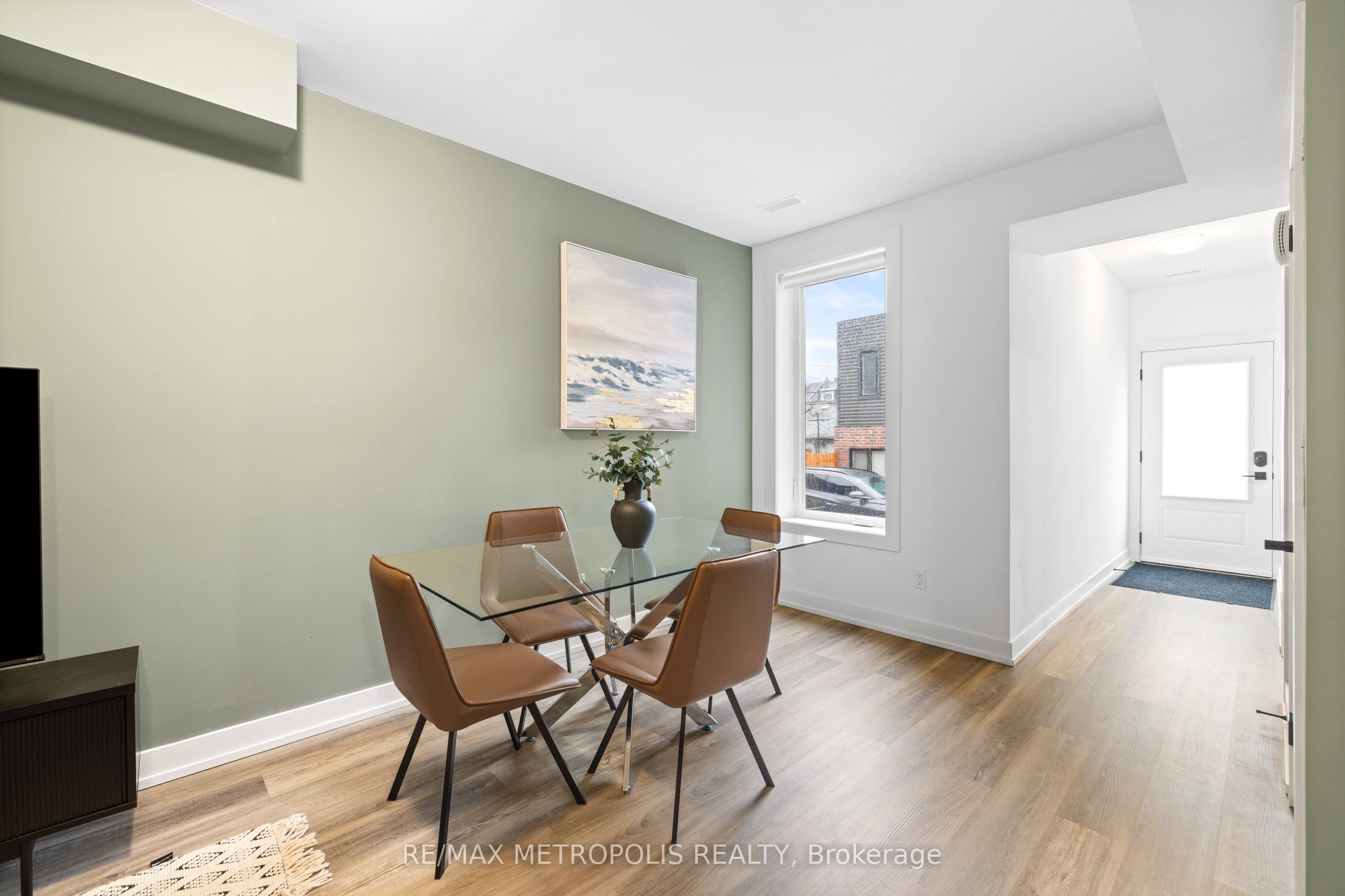 447 Lansdowne Avenue Property Photo 14