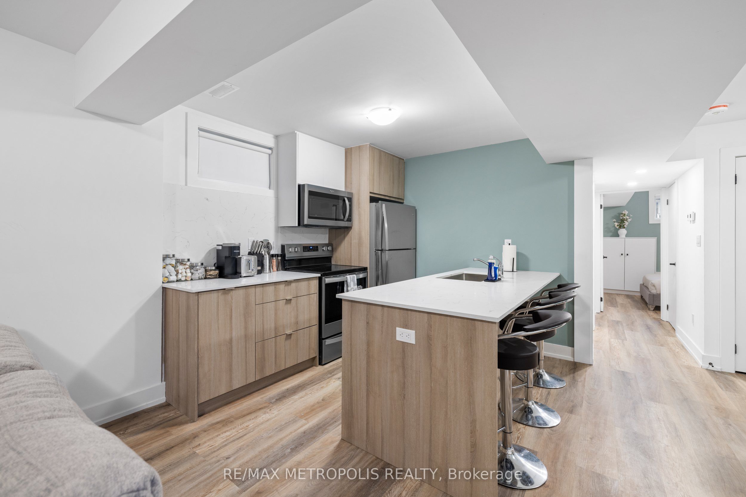 447 Lansdowne Avenue Property Photo 25