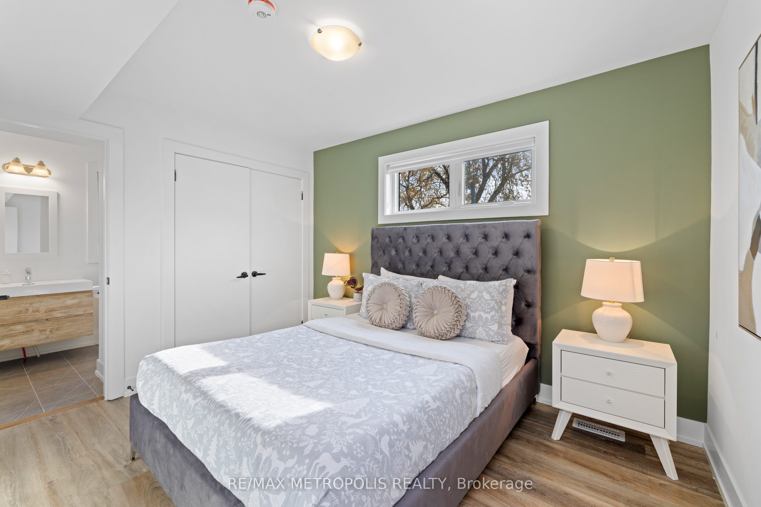 447 Lansdowne Avenue Property Photo 42
