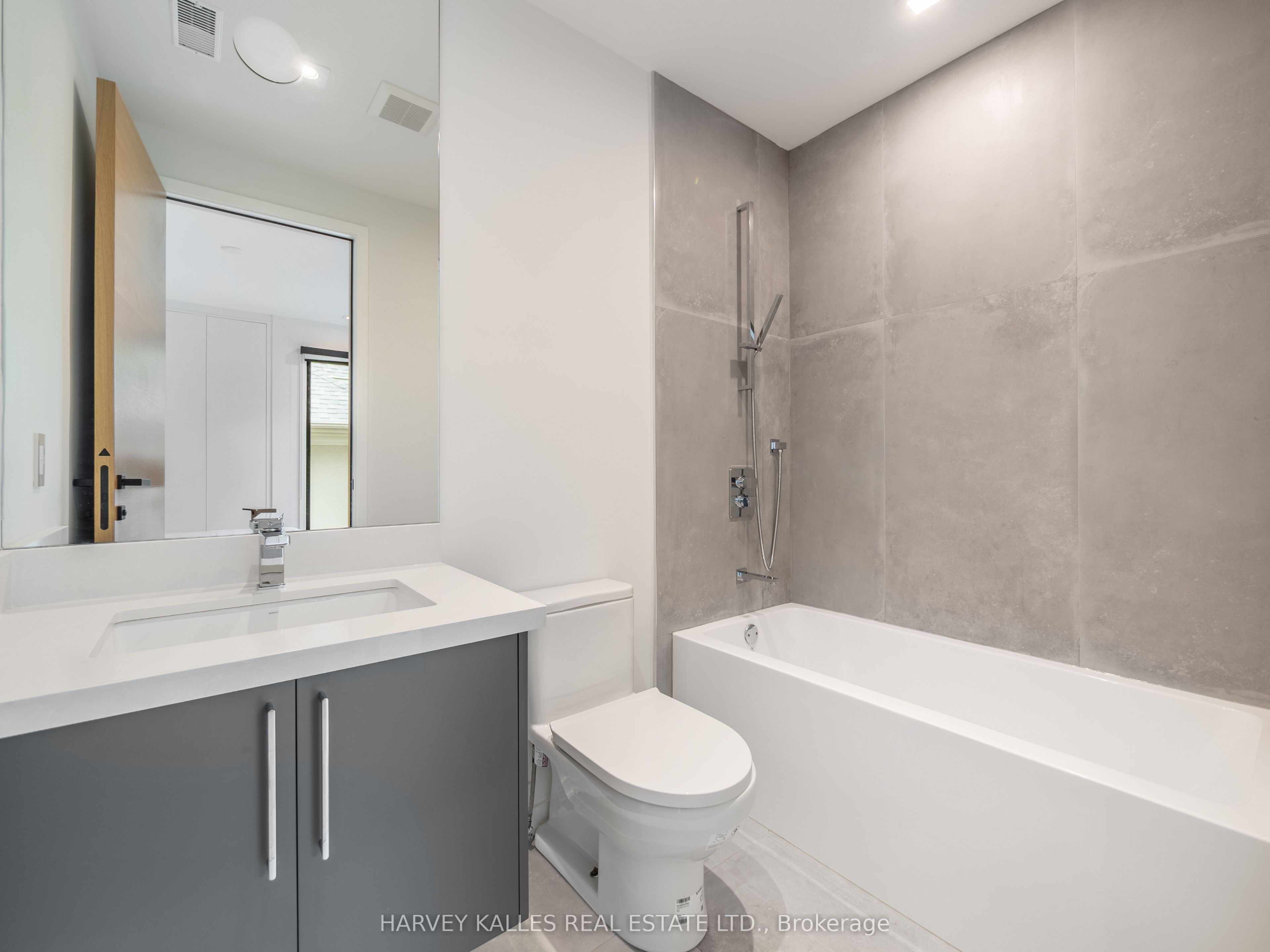 585 Bedford Park Avenue Property Photo 37