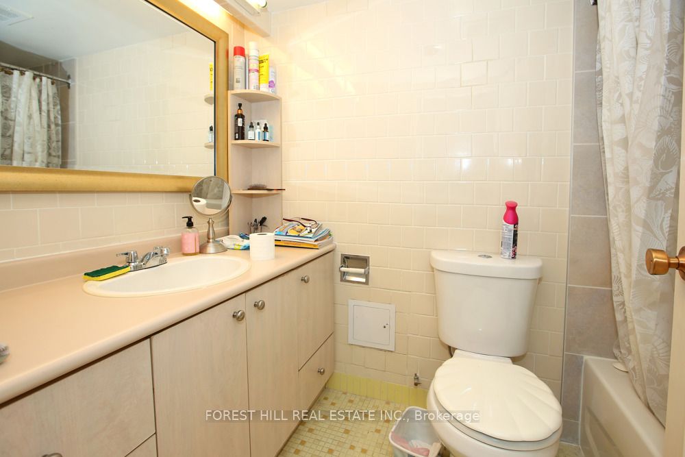 135 Antibes Drive 806 Property Photo 7