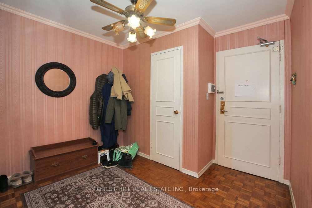 135 Antibes Drive 806 Property Photo 8