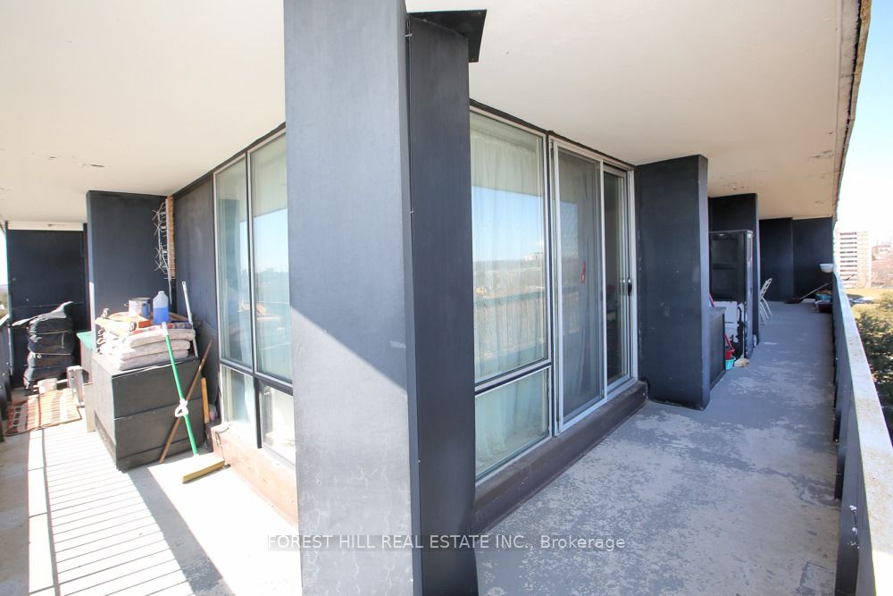 135 Antibes Drive 806 Property Photo 12