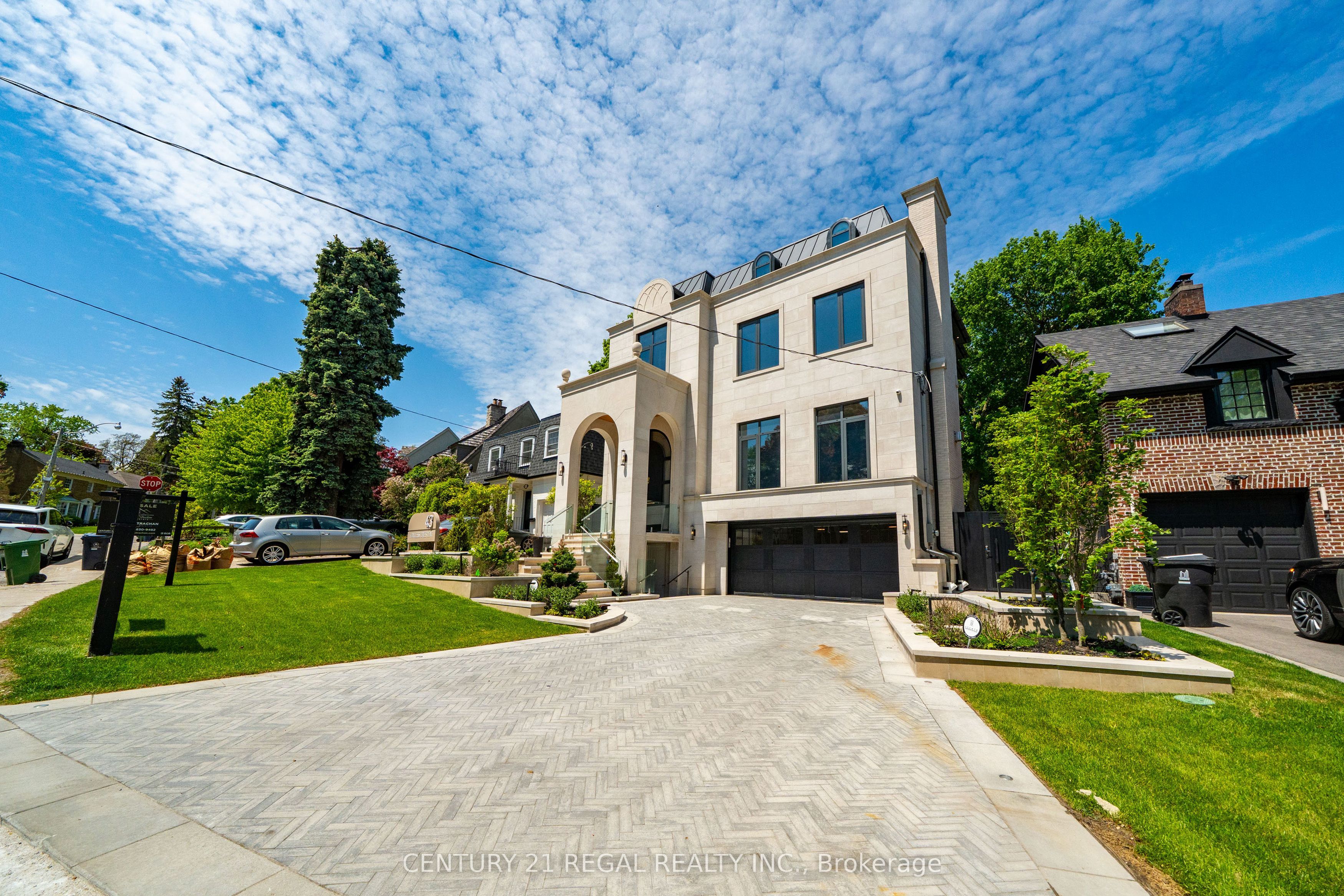 43 Wanless Crescent Property Photo 2