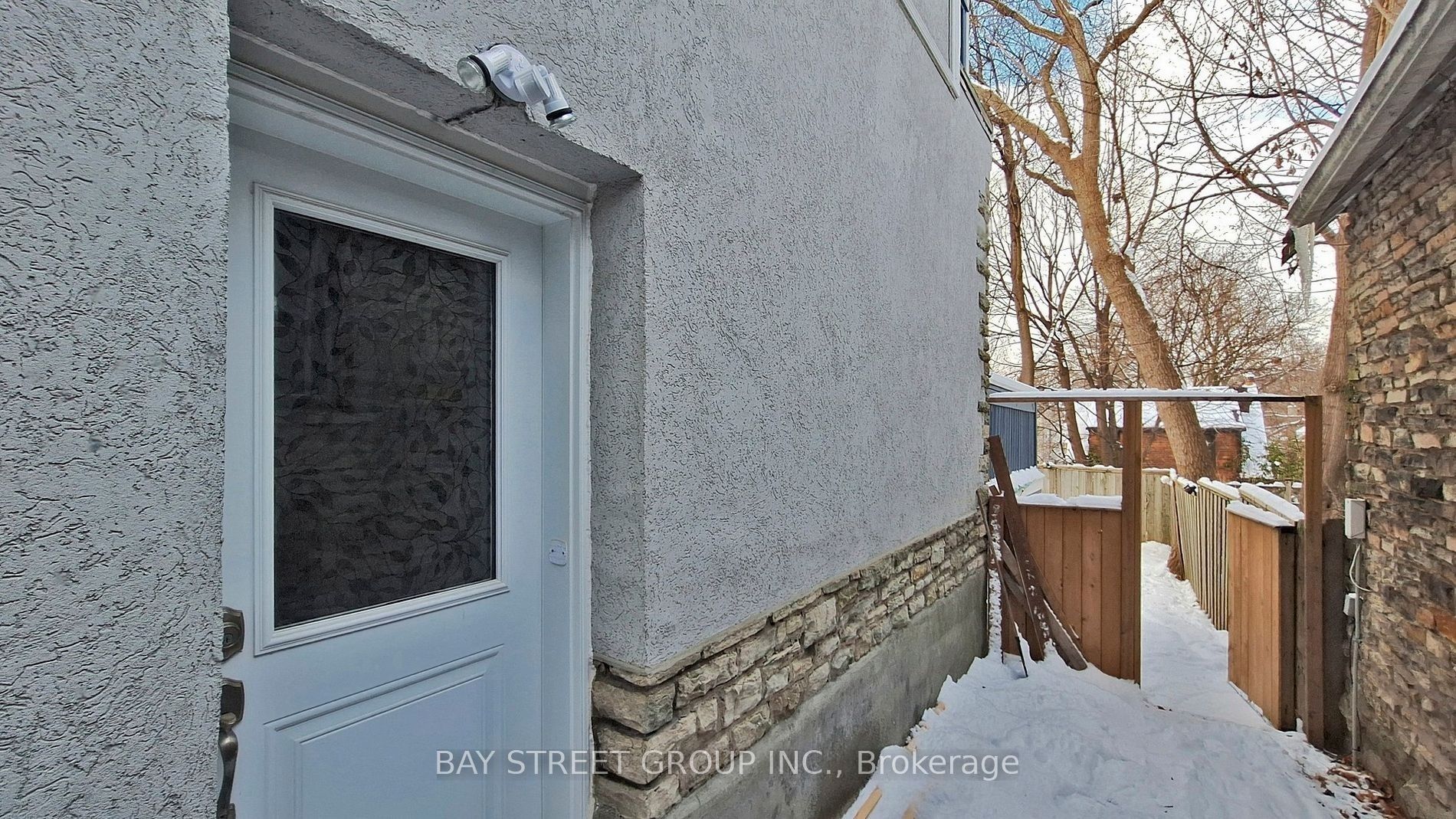 390 Roehampton Avenue Basement Property Photo 2