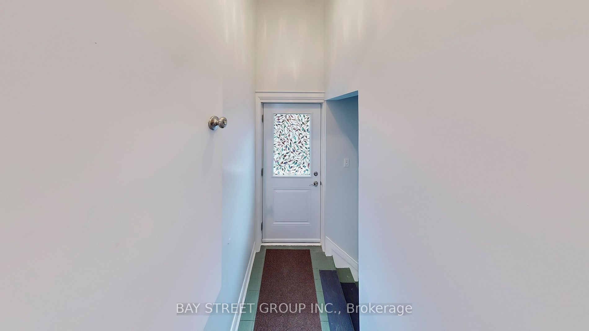 390 Roehampton Avenue Basement Property Photo 3