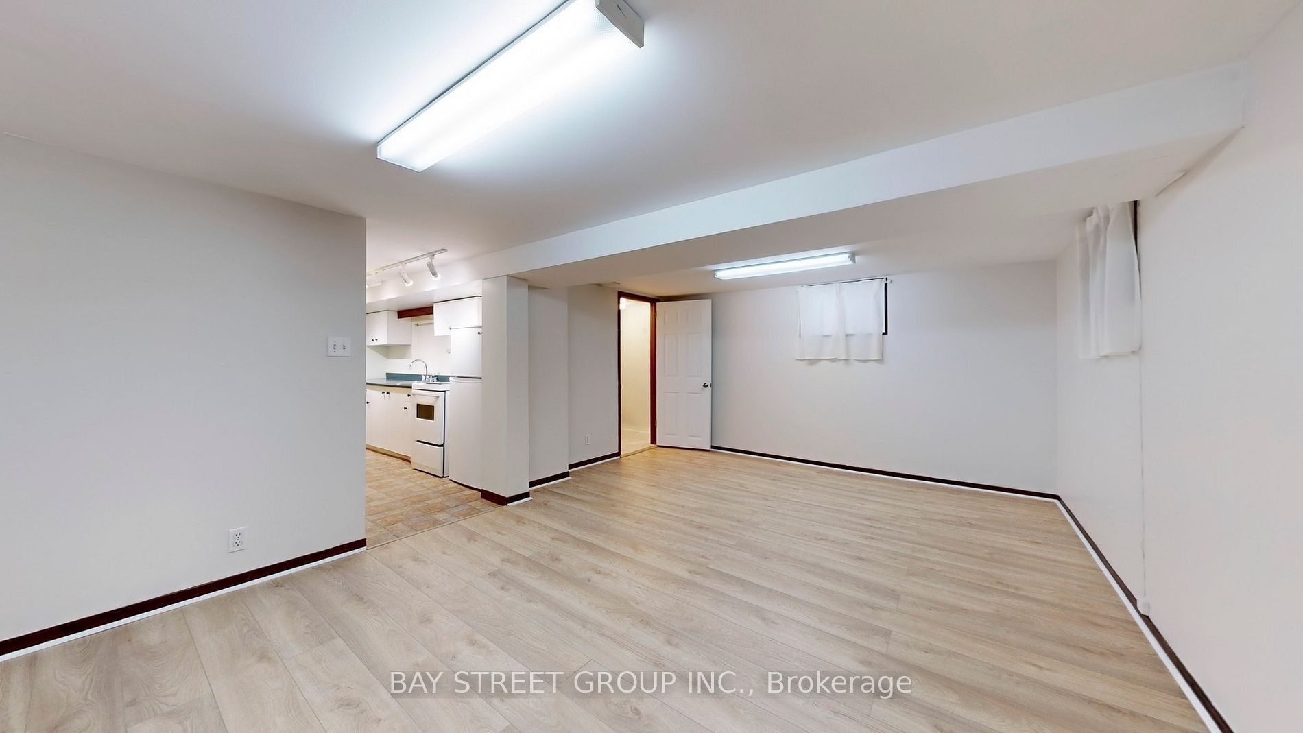 390 Roehampton Avenue Basement Property Photo 6