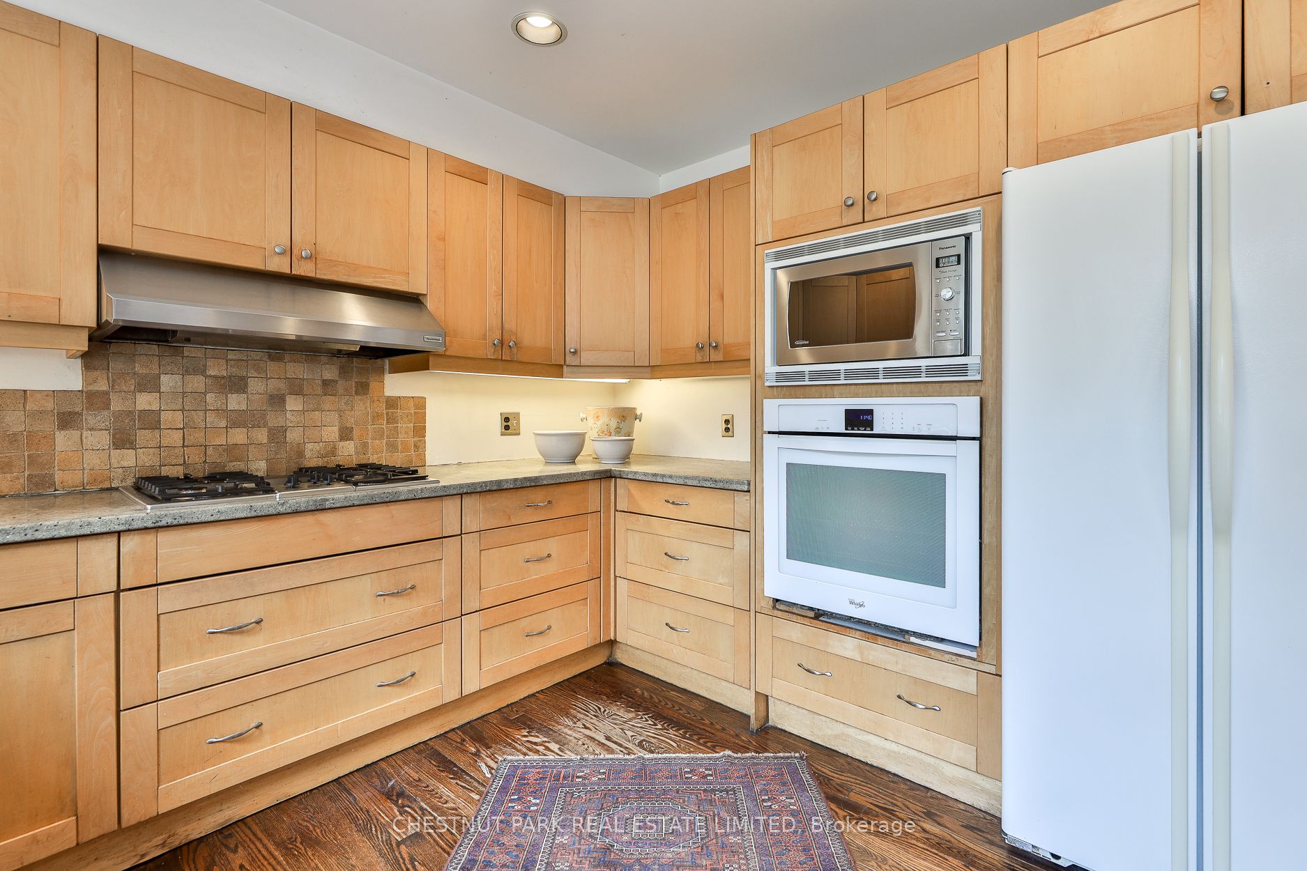 127 Roxborough Drive Property Photo 18