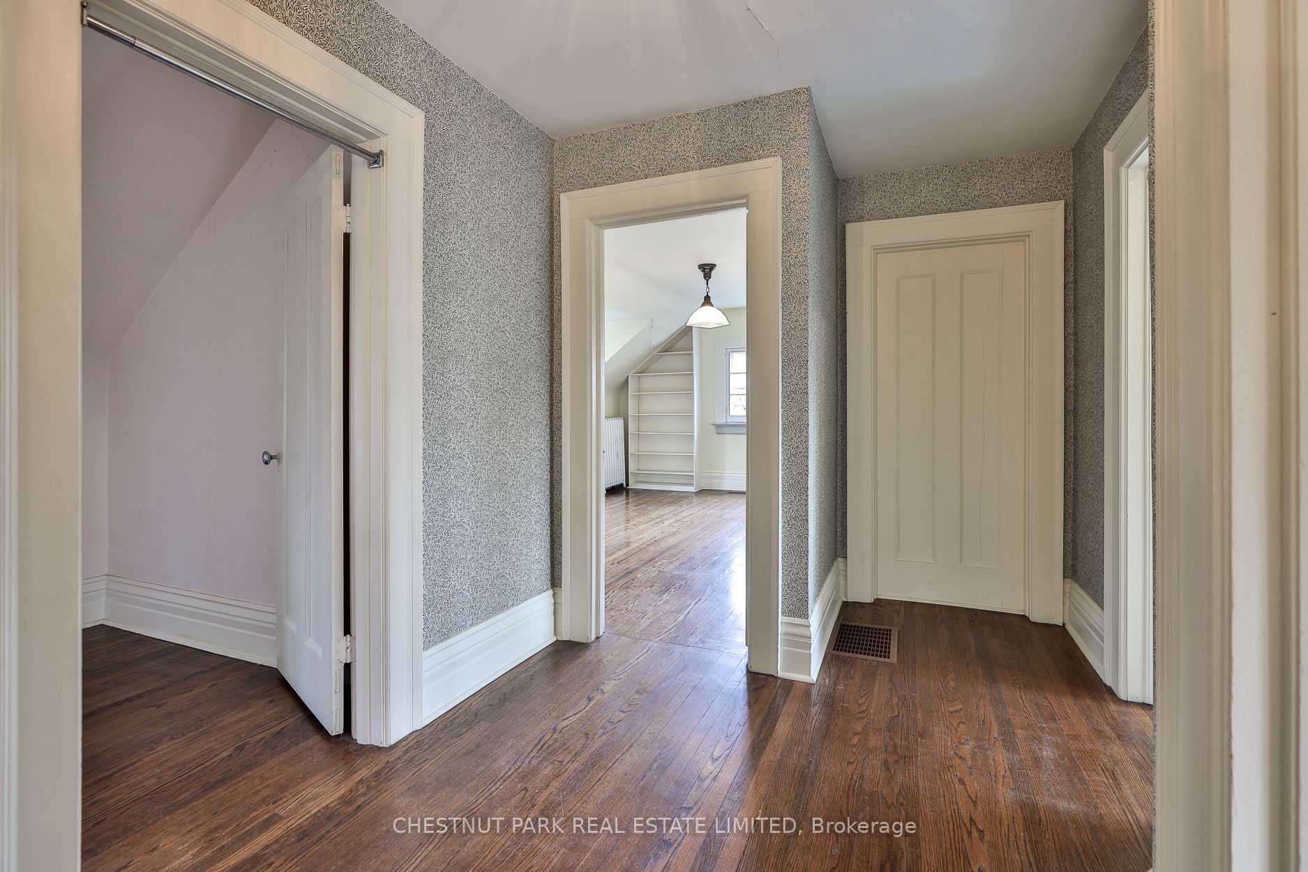127 Roxborough Drive Property Photo 27