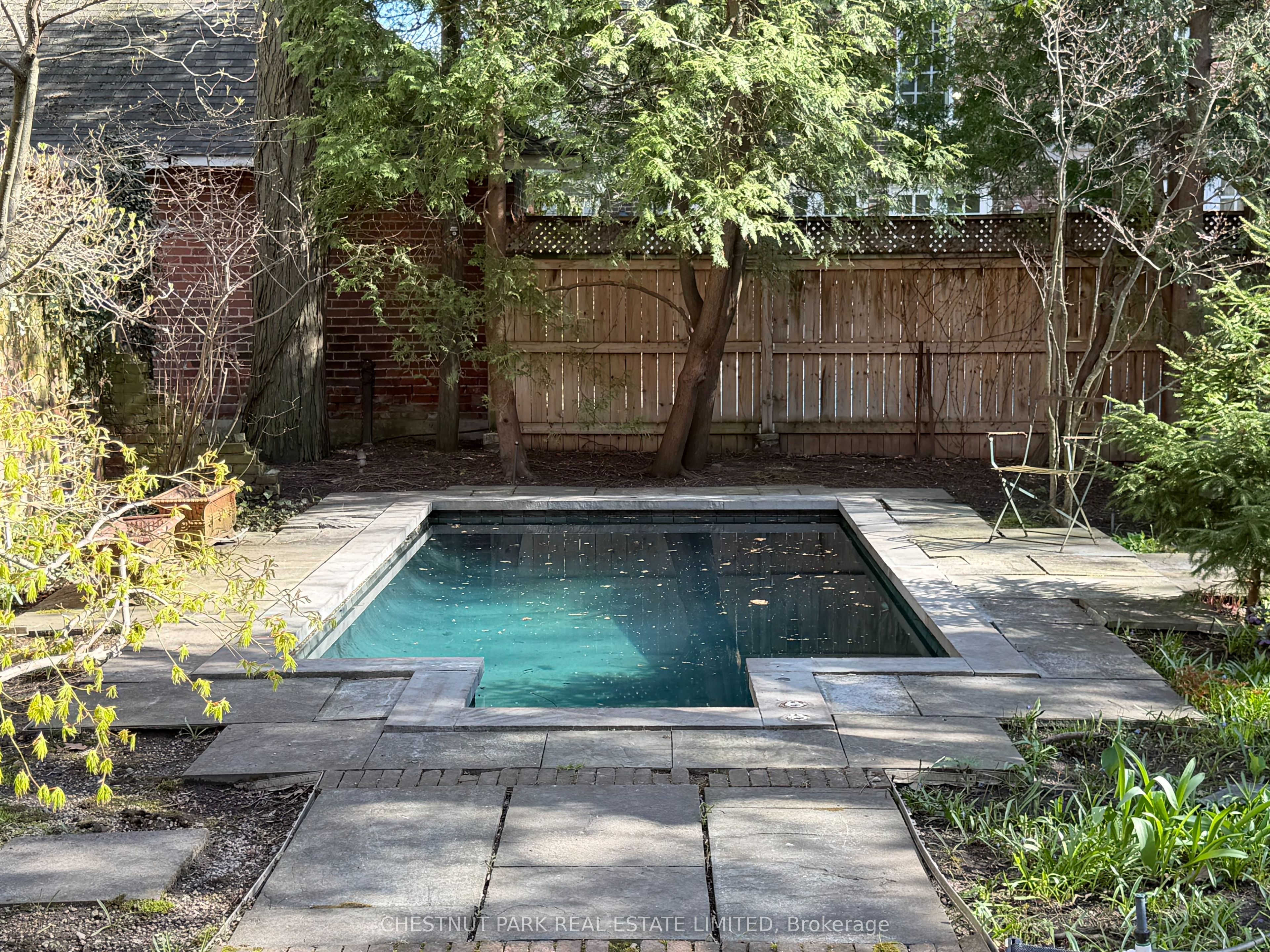 127 Roxborough Drive Property Photo 37