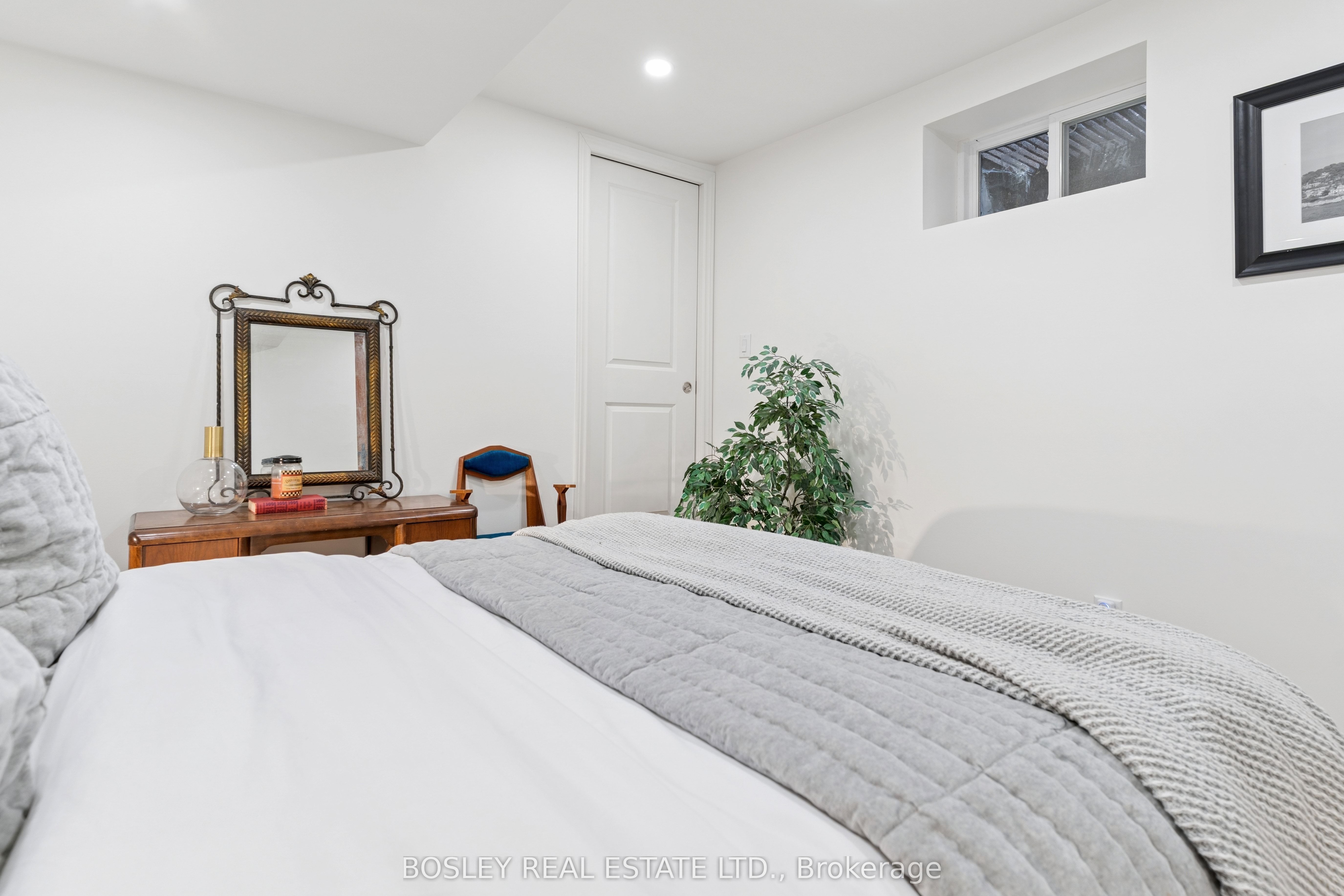 40 Halton Street Property Photo 45