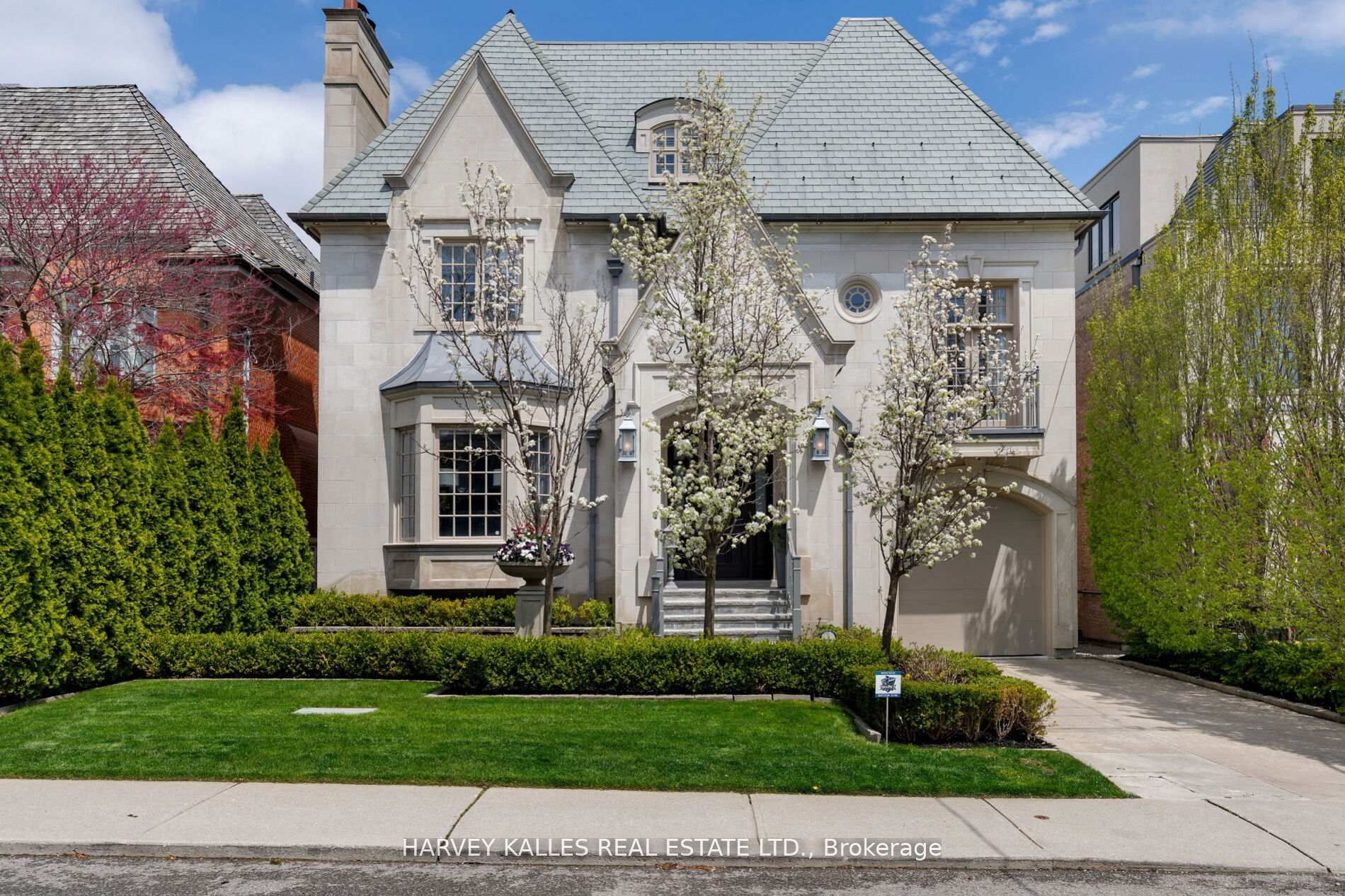 215 Dunvegan Road Property Photo 1