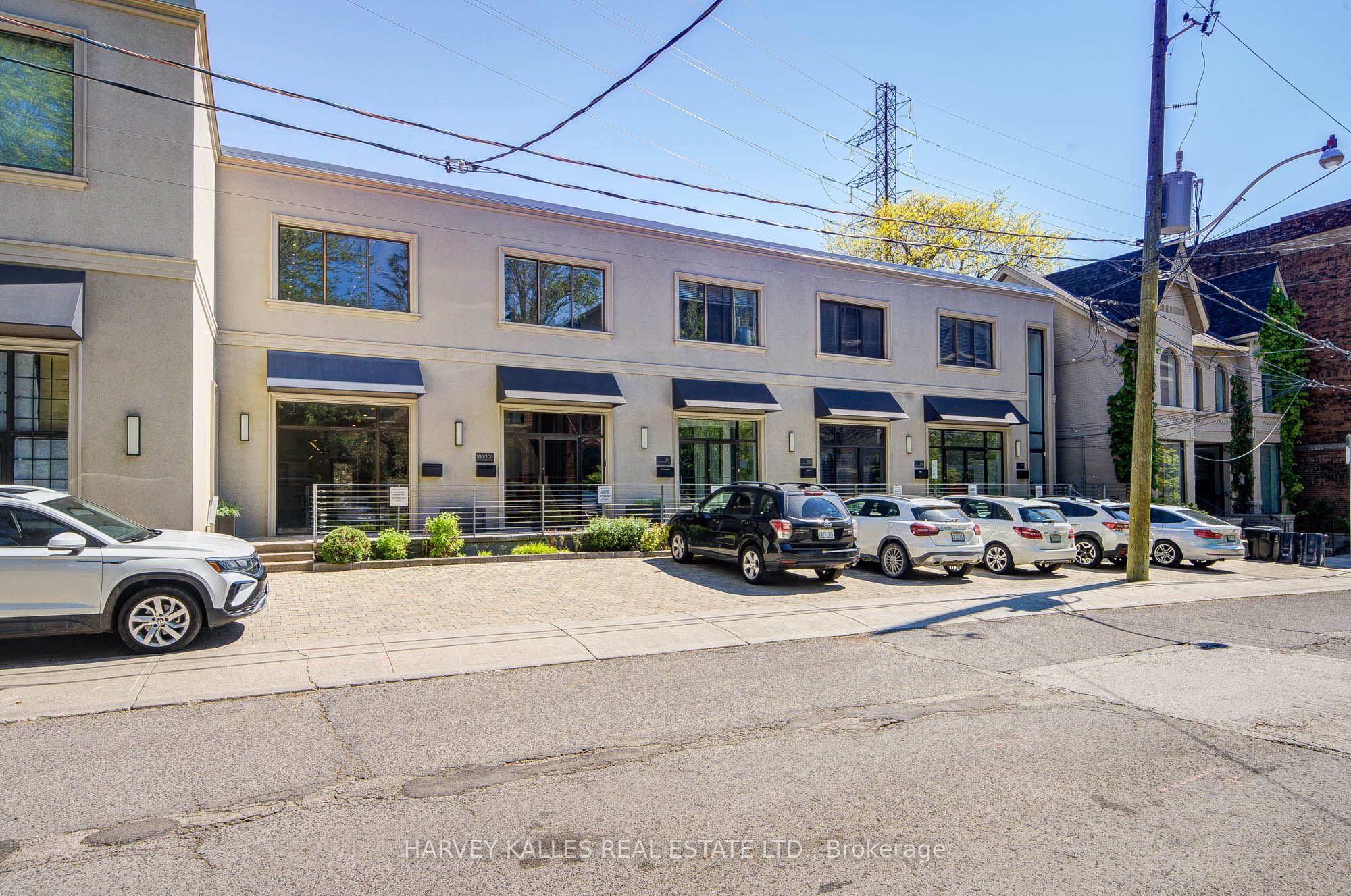 275 MacPherson Avenue 109