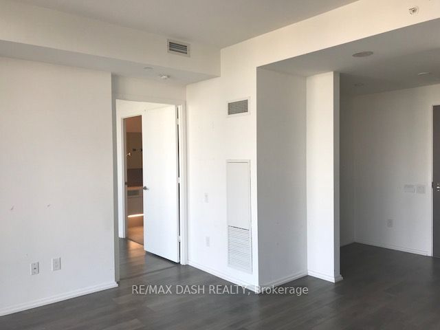 45 Charles Street E 4811 Property Photo 3