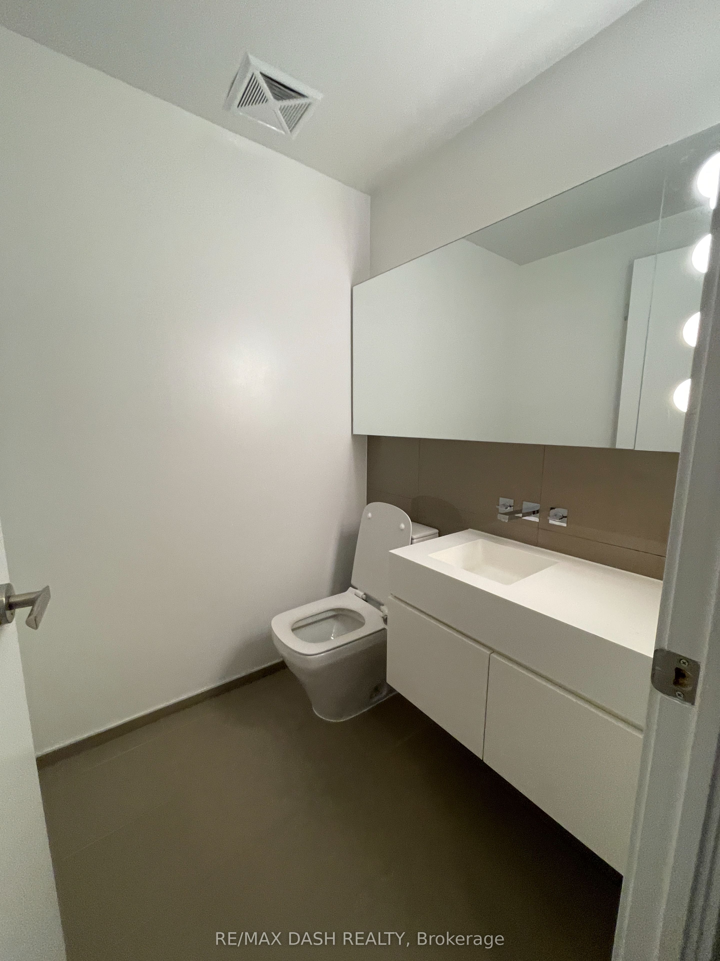 45 Charles Street E 4811 Property Photo 7