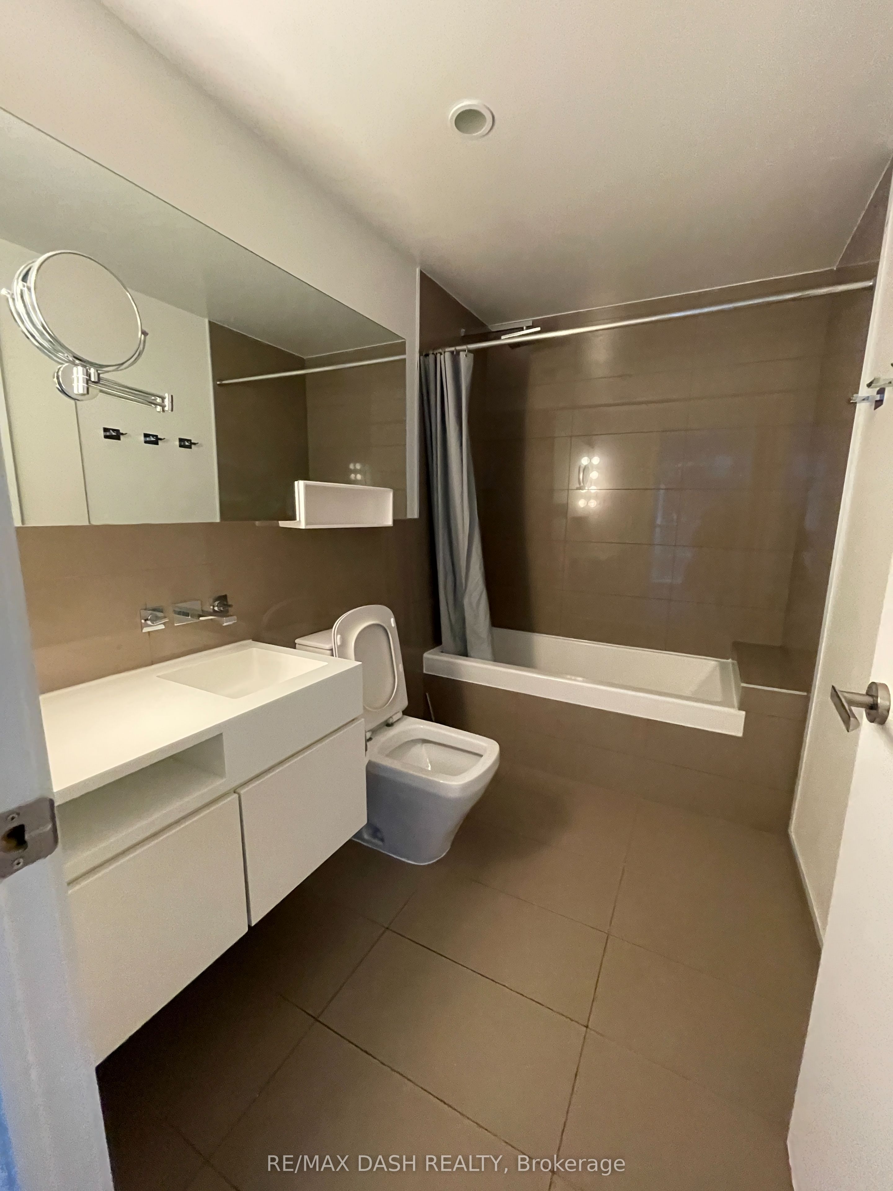 45 Charles Street E 4811 Property Photo 9