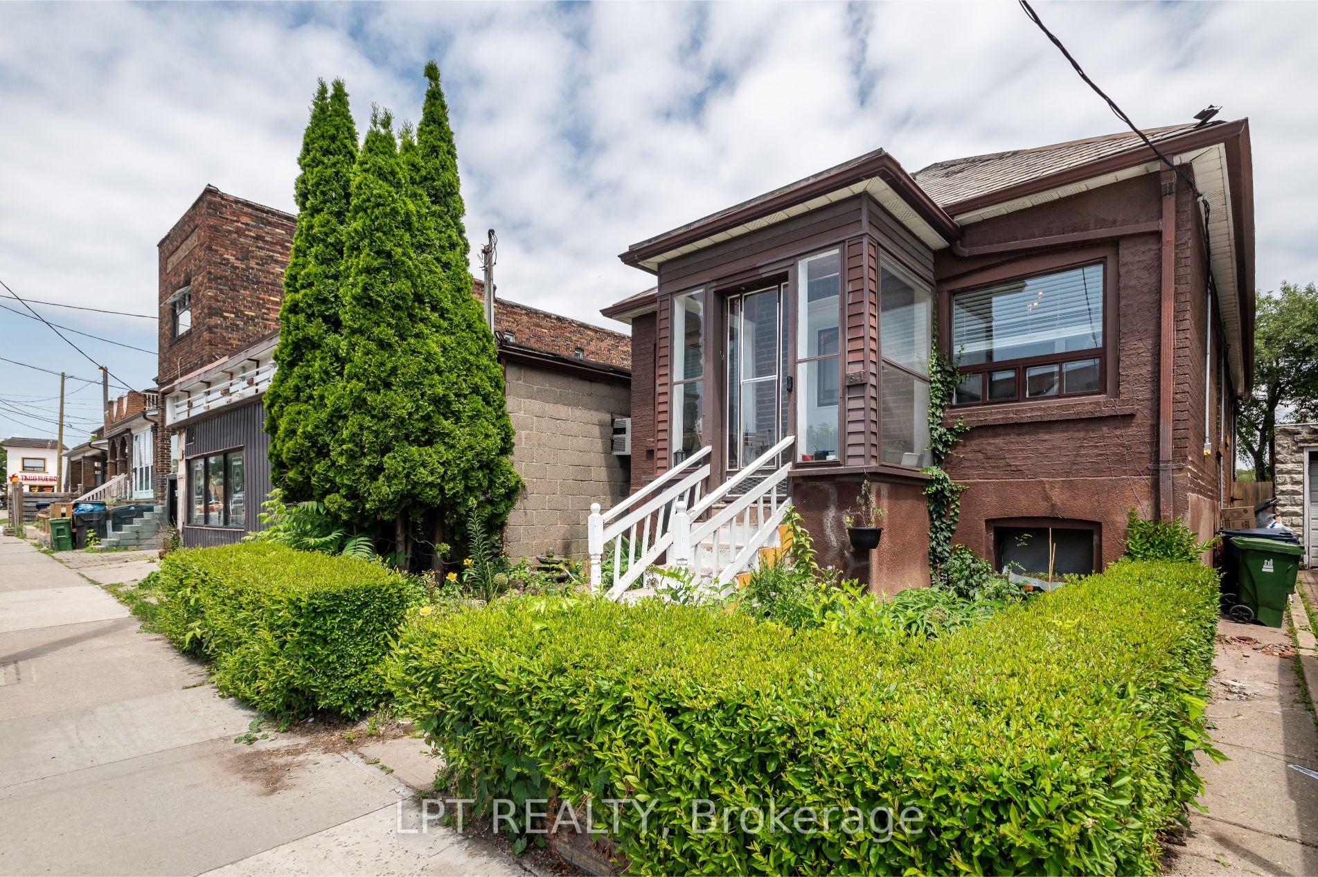 541 Vaughan Road