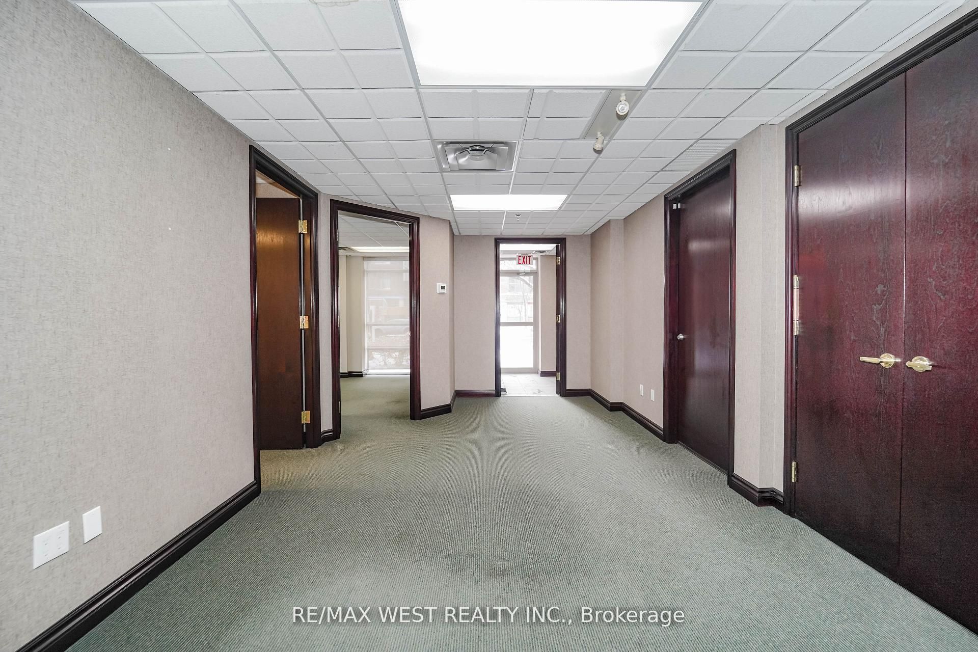 800 Sheppard Avenue W C1 & C3 Property Photo 4