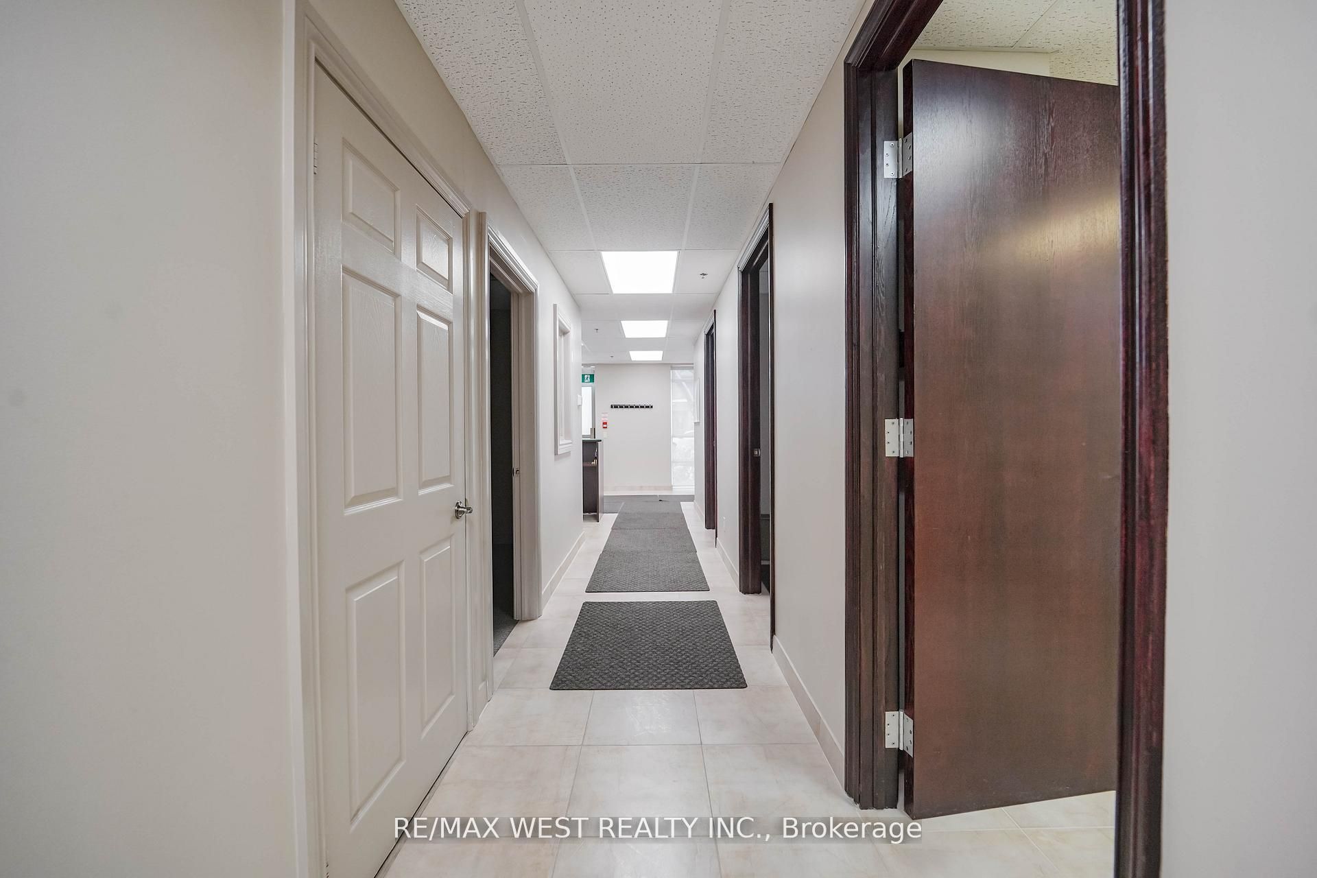 800 Sheppard Avenue W C1 & C3 Property Photo 10