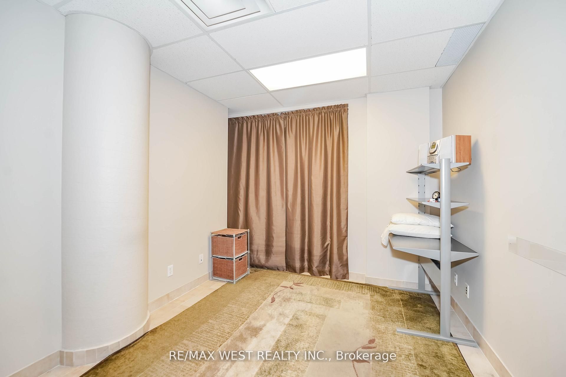 800 Sheppard Avenue W C1 & C3 Property Photo 13