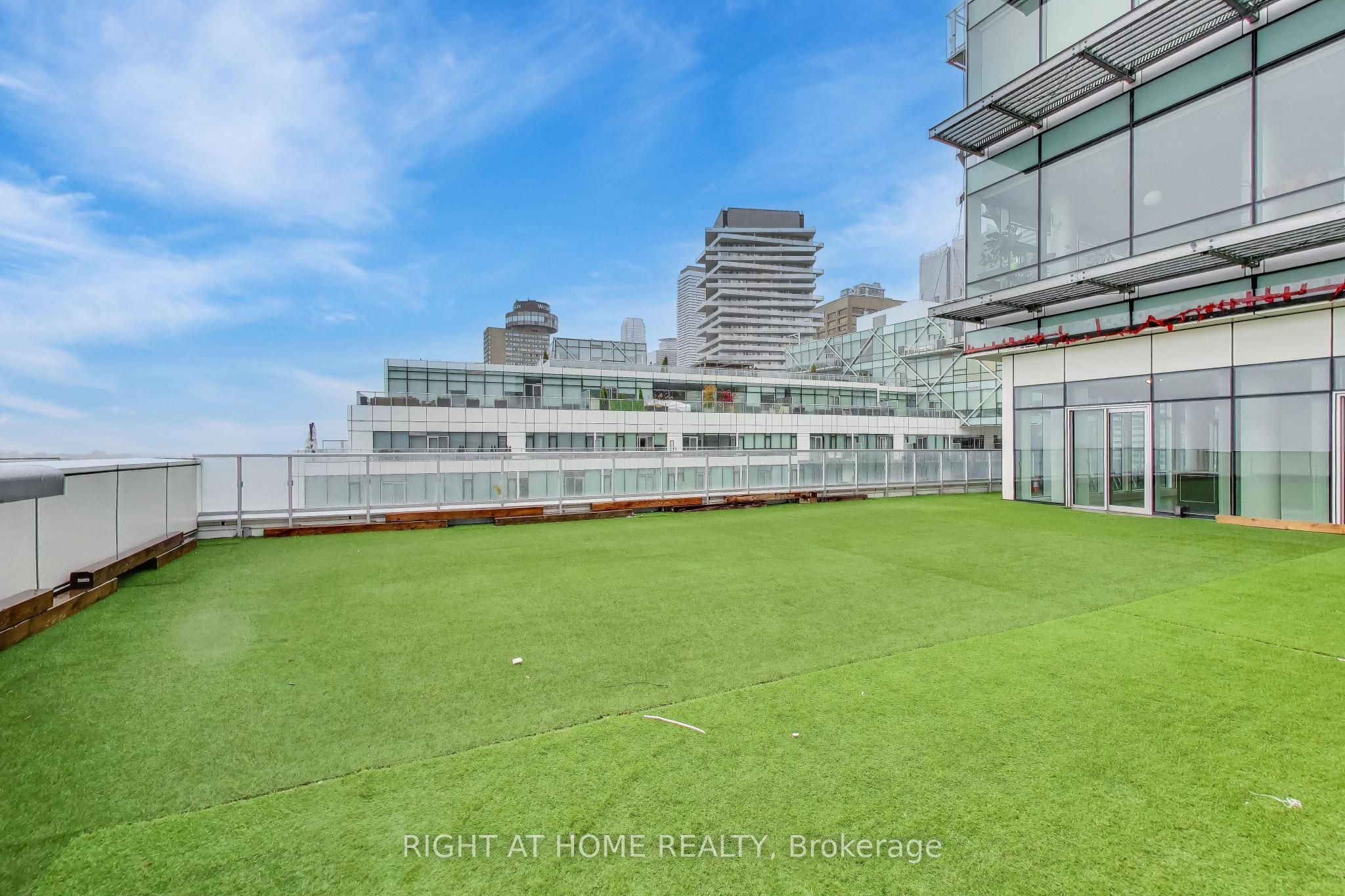 39 Queens Quay E 1126 Property Photo 1